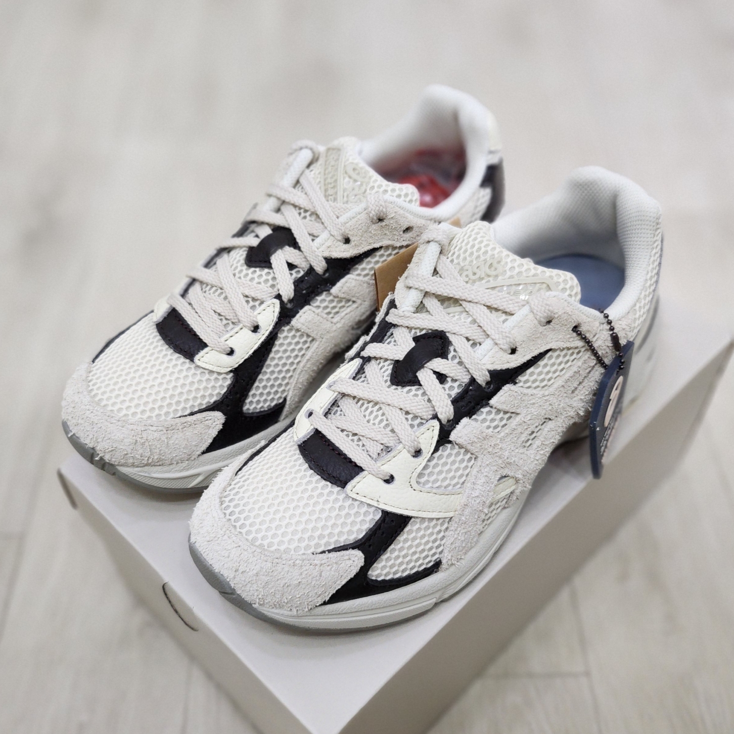 Asics x Hal Studios Gel-1130 MK-III Glacier 착용 스타일 - 2