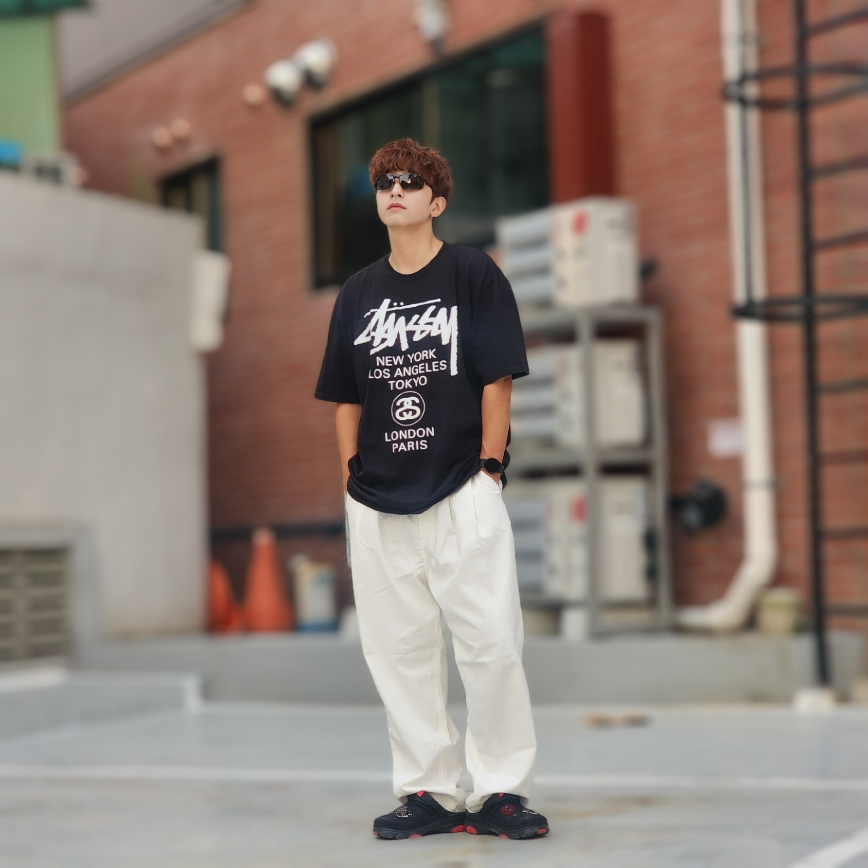 Stussy World Tour T-Shirt Black, Stussy World Tour T-Shirt Black 2023 착용 스타일 - 4