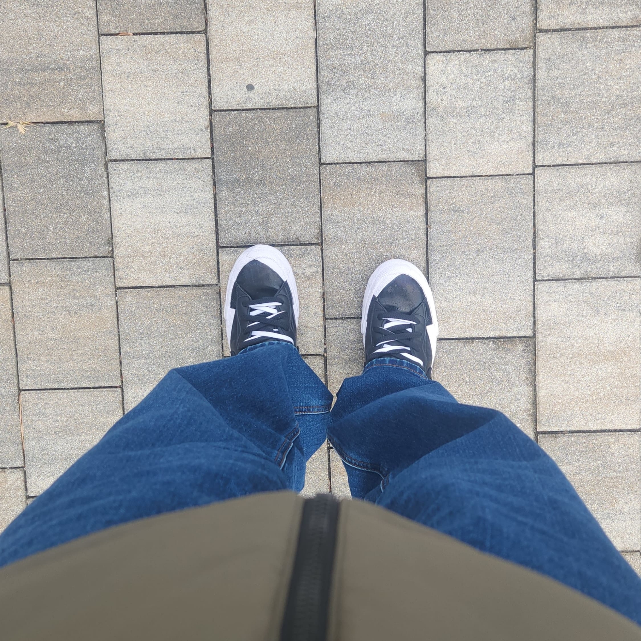 Nike x Sacai Blazer Low Black Patent Leather 착용 스타일