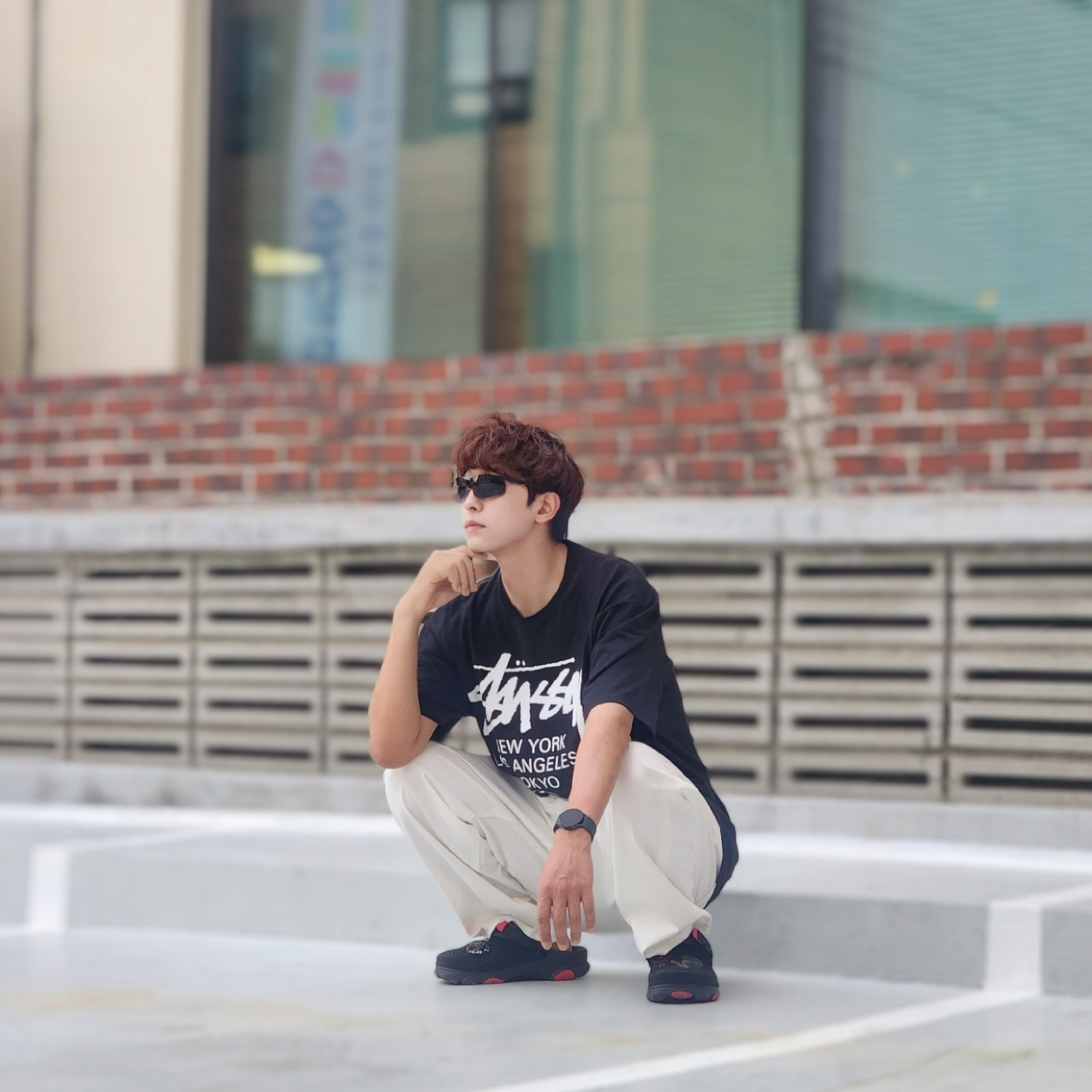 Stussy World Tour T-Shirt Black, Stussy World Tour T-Shirt Black 2023 착용 스타일 - 5