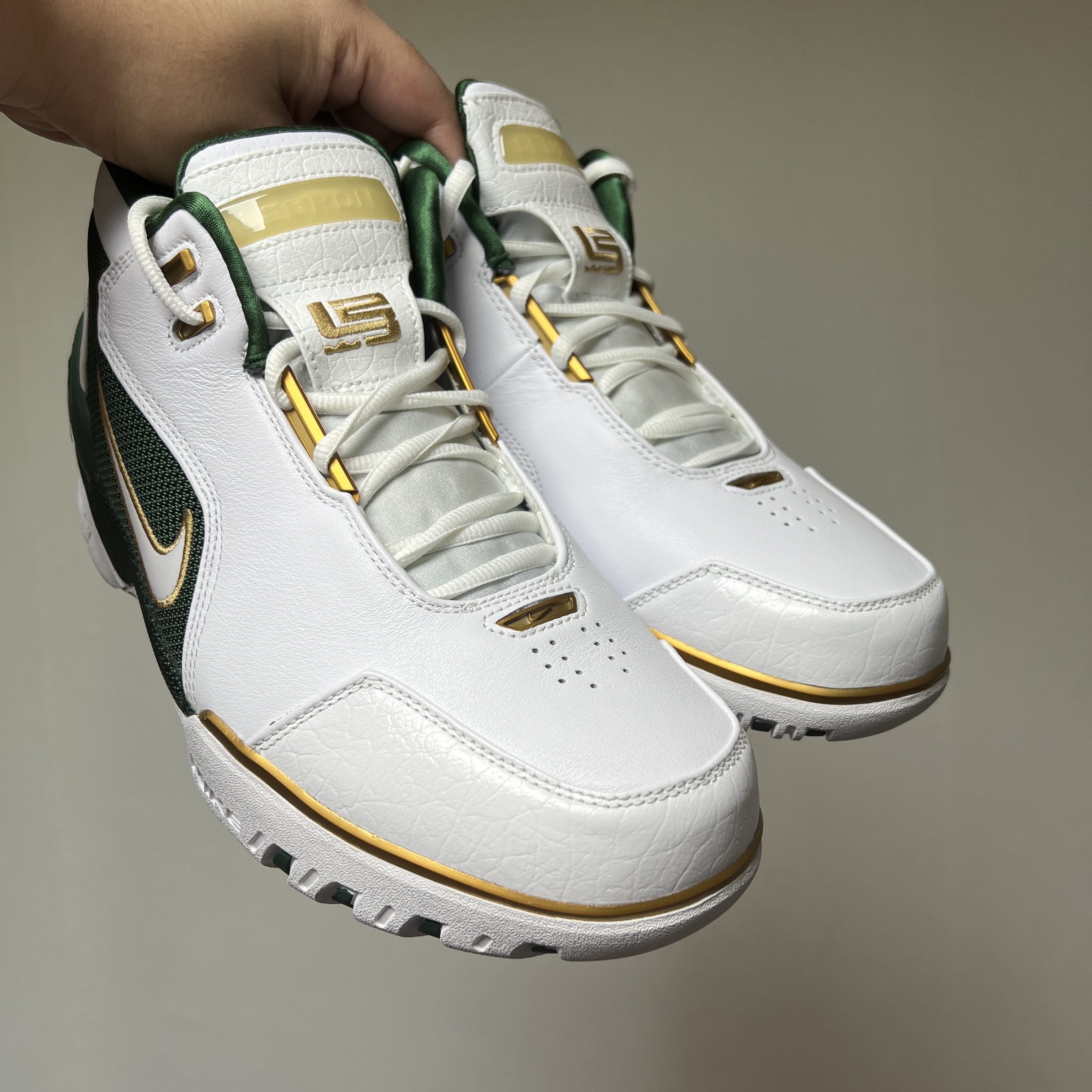 Nike Air Zoom Generation SVSM Retro 착용 스타일 - 3