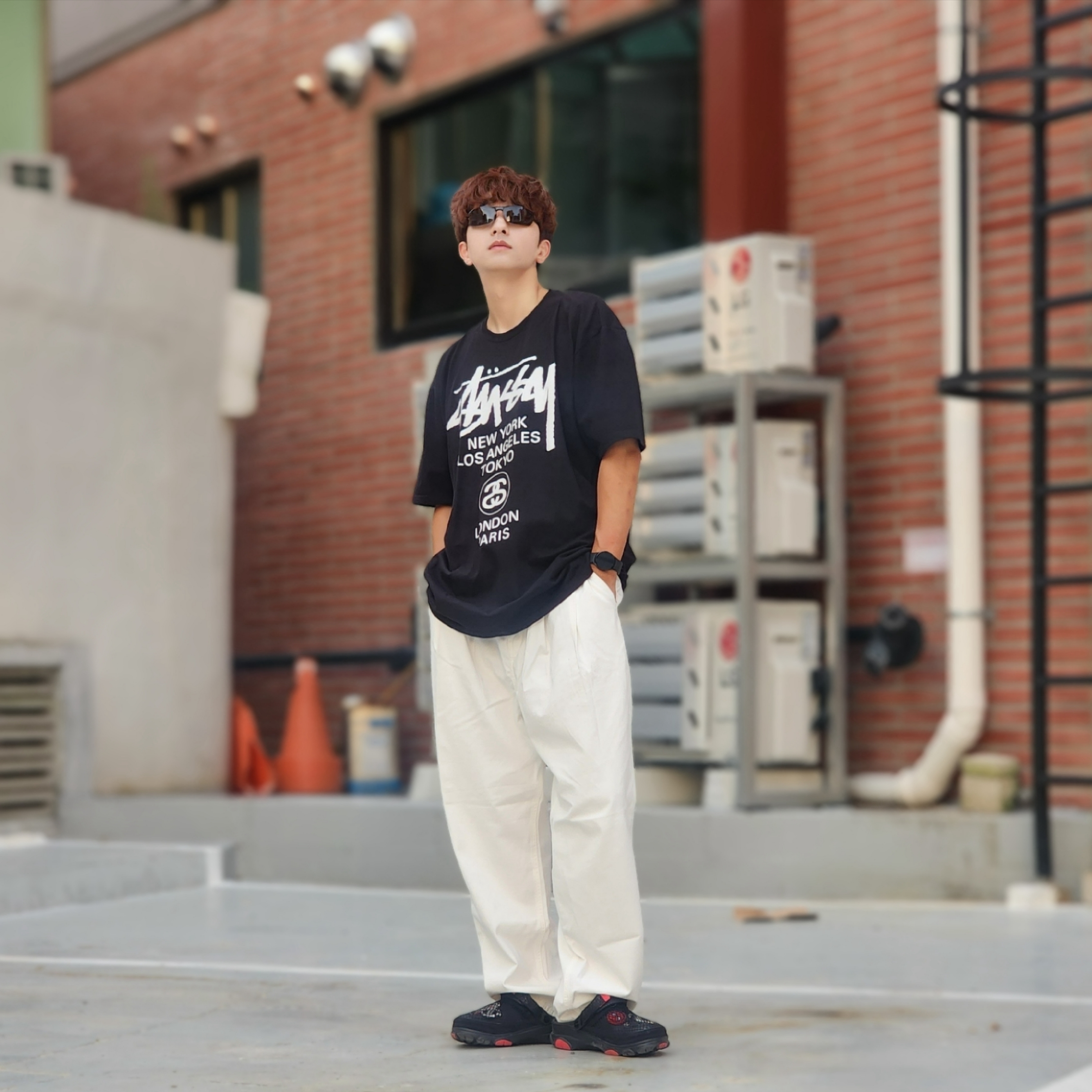 Stussy World Tour T-Shirt Black, Stussy World Tour T-Shirt Black 2023 착용 스타일 - 2