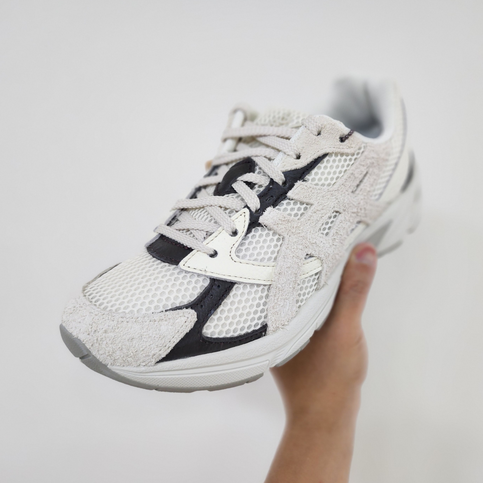 Asics x Hal Studios Gel-1130 MK-III Glacier 착용 스타일 - 1