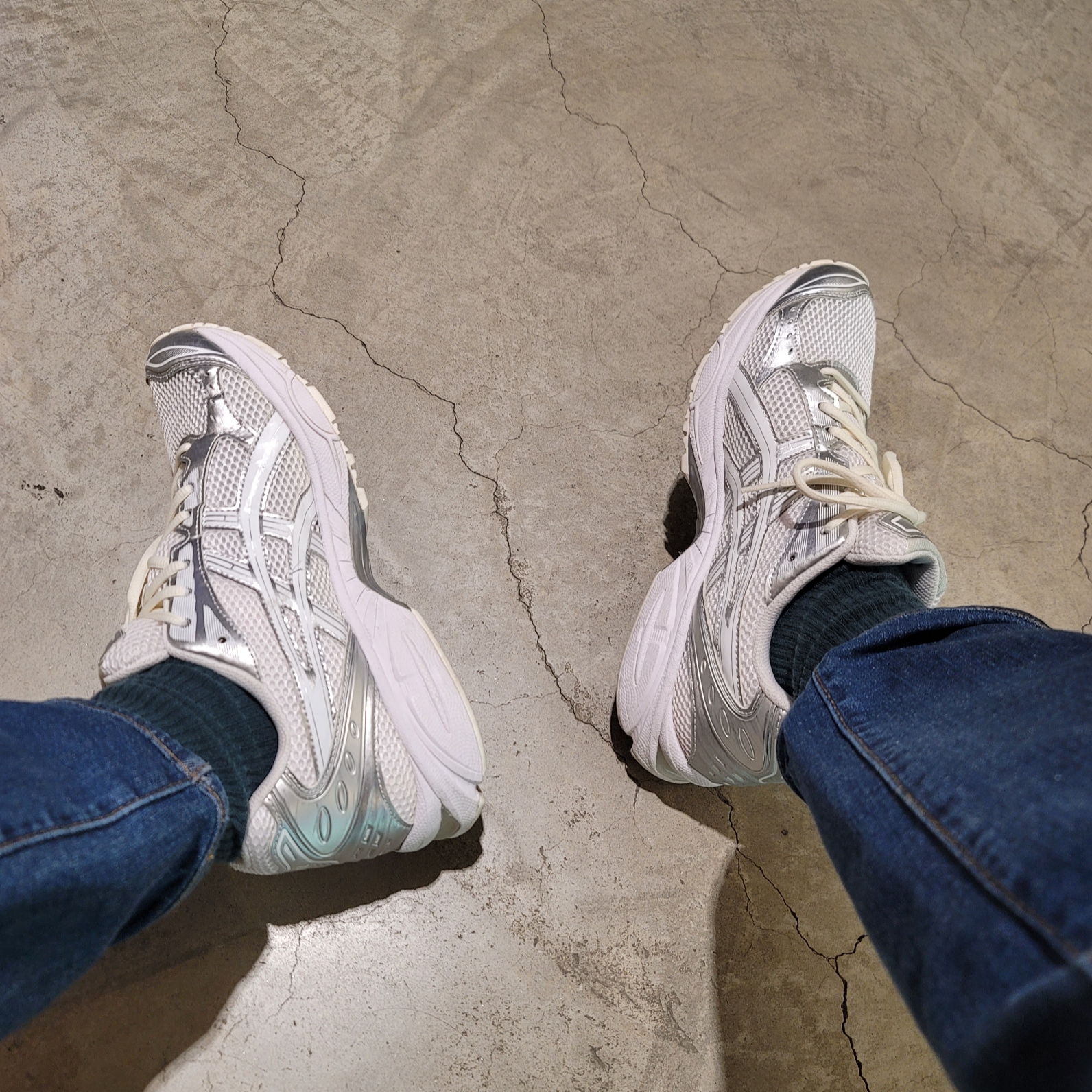 Asics x JJJJound Gel-Kayano 14 Silver White 착용 스타일