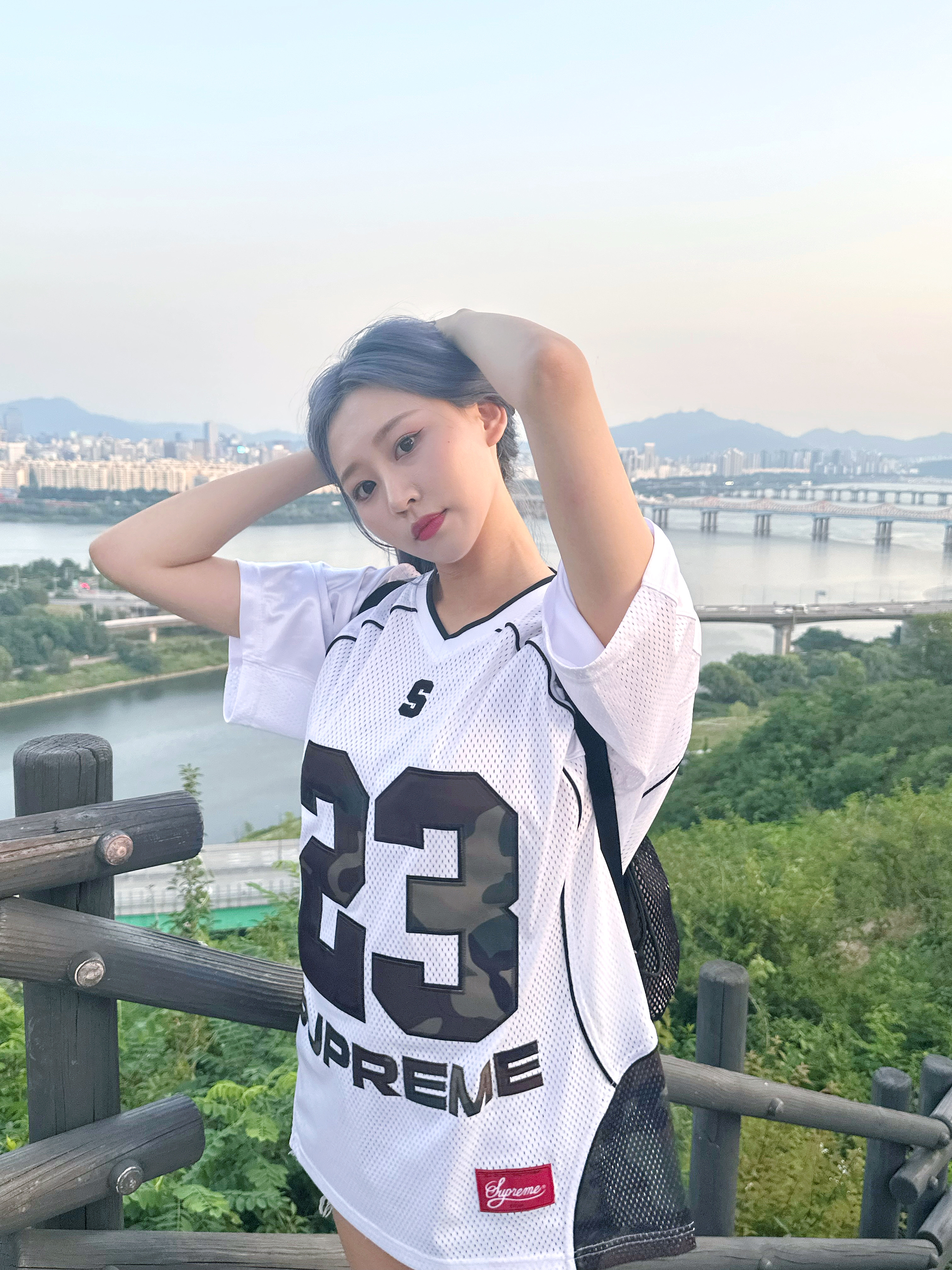 Supreme Perfect Season Football Jersey White - 23SS, Supreme Mesh Small Backpack Black - 23SS 착용 스타일 - 4