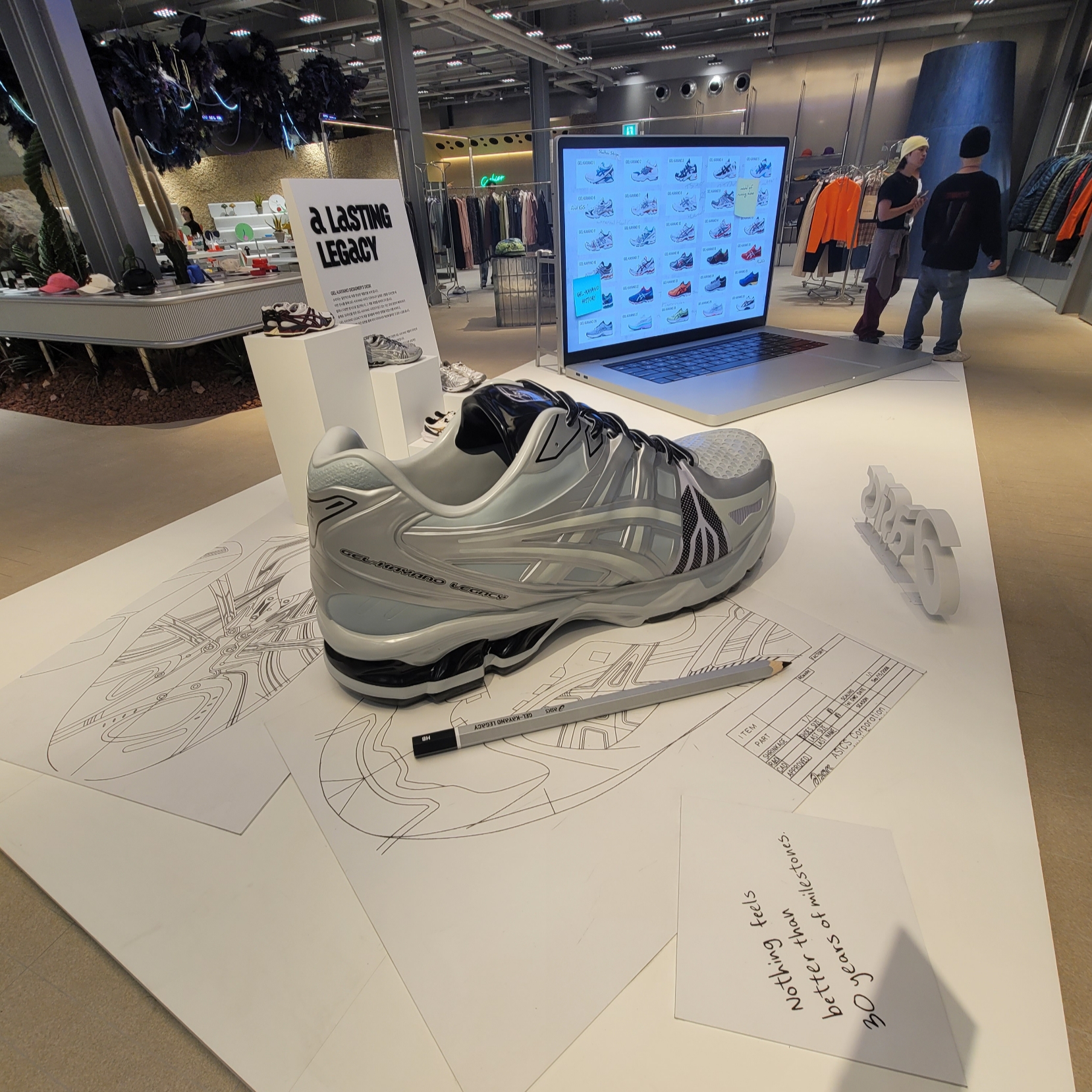 Asics Gel-Kayano Legacy White Black, Asics Gel-Kayano Legacy Pure Silver 착용 스타일 - 1