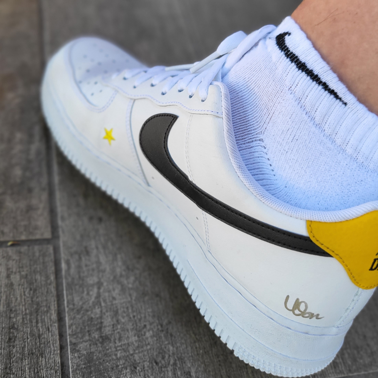 Nike Air Force 1 '07 LV8 2 Have a Nike Day 착용 스타일 - 2