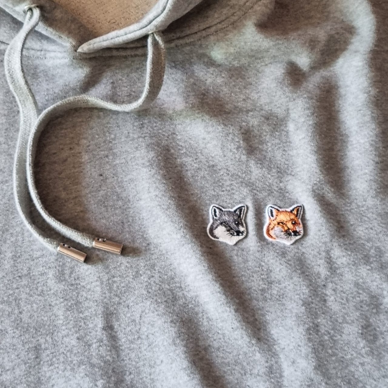 Maison Kitsune Hoodie Double Fox Head Patch Grey Melange 착용 스타일