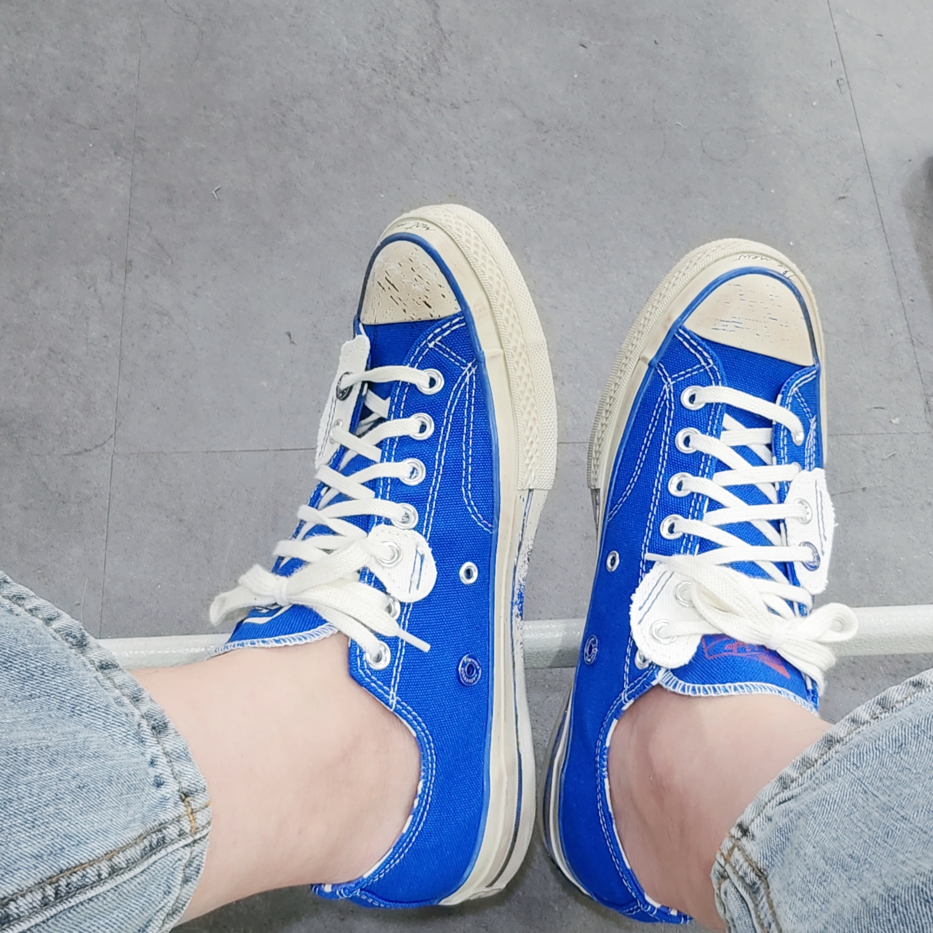 Converse x Ader Error Chuck 70 Ox Imperial Blue 착용 스타일