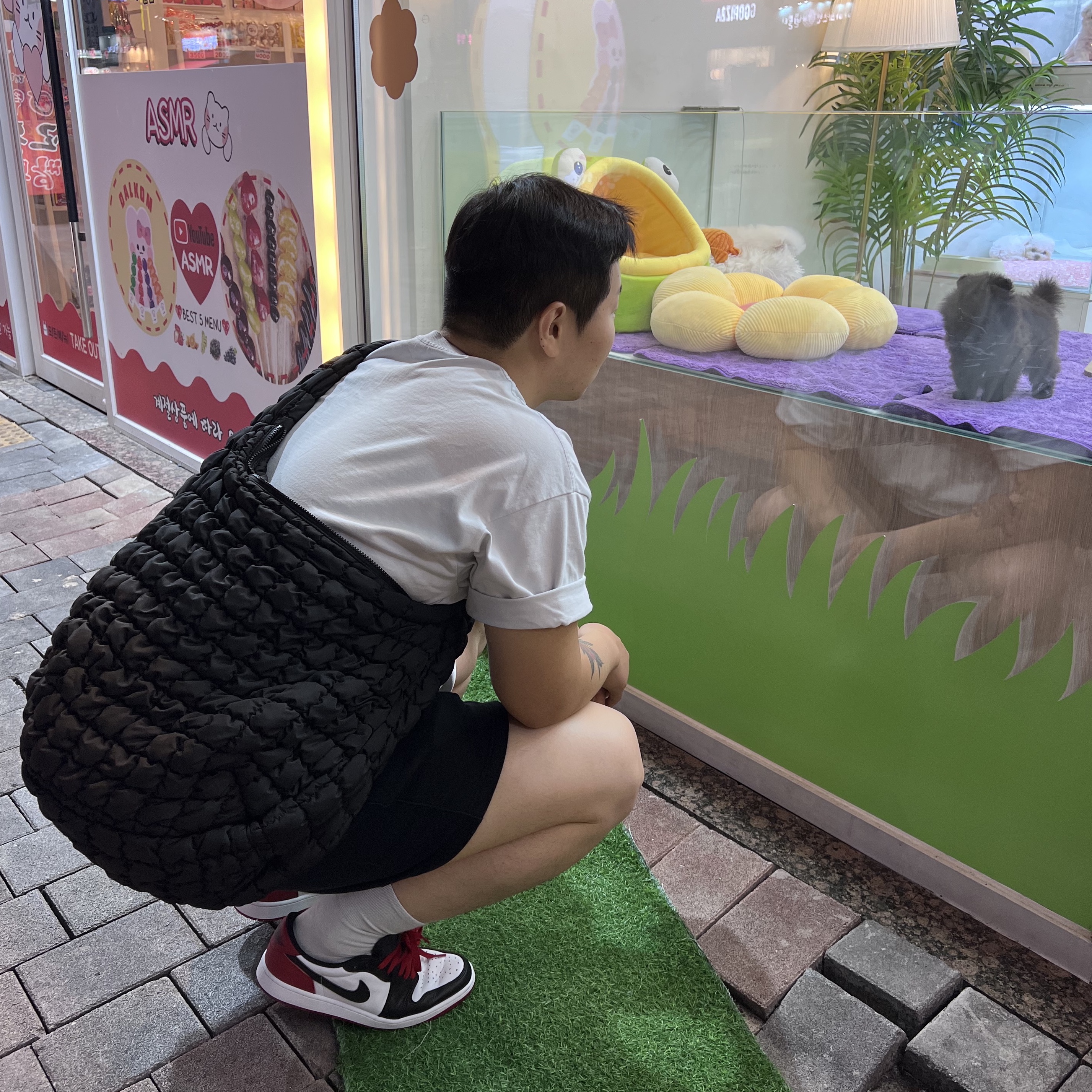COS Quilted Oversized Shoulder Bag Black, Jordan 1 Retro Low OG Black Toe 착용 스타일 - 1