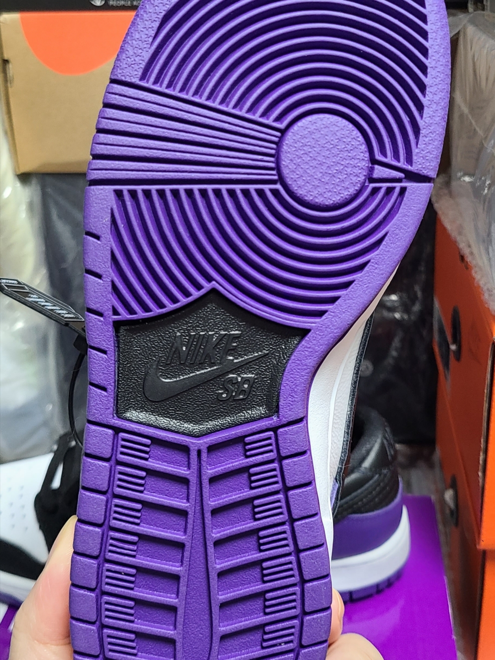 Nike SB Dunk Low Pro Court Purple 착용 스타일 - 4