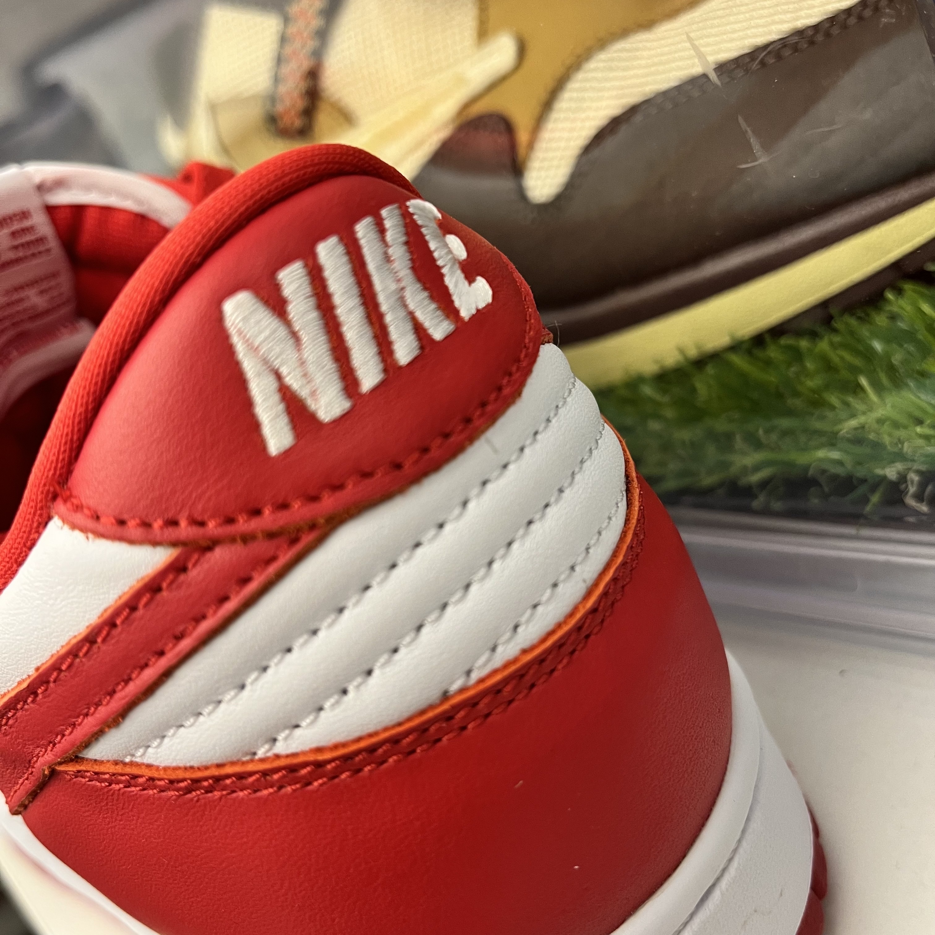 Nike Dunk Low SP White and University Red 2023 착용 스타일 - 3