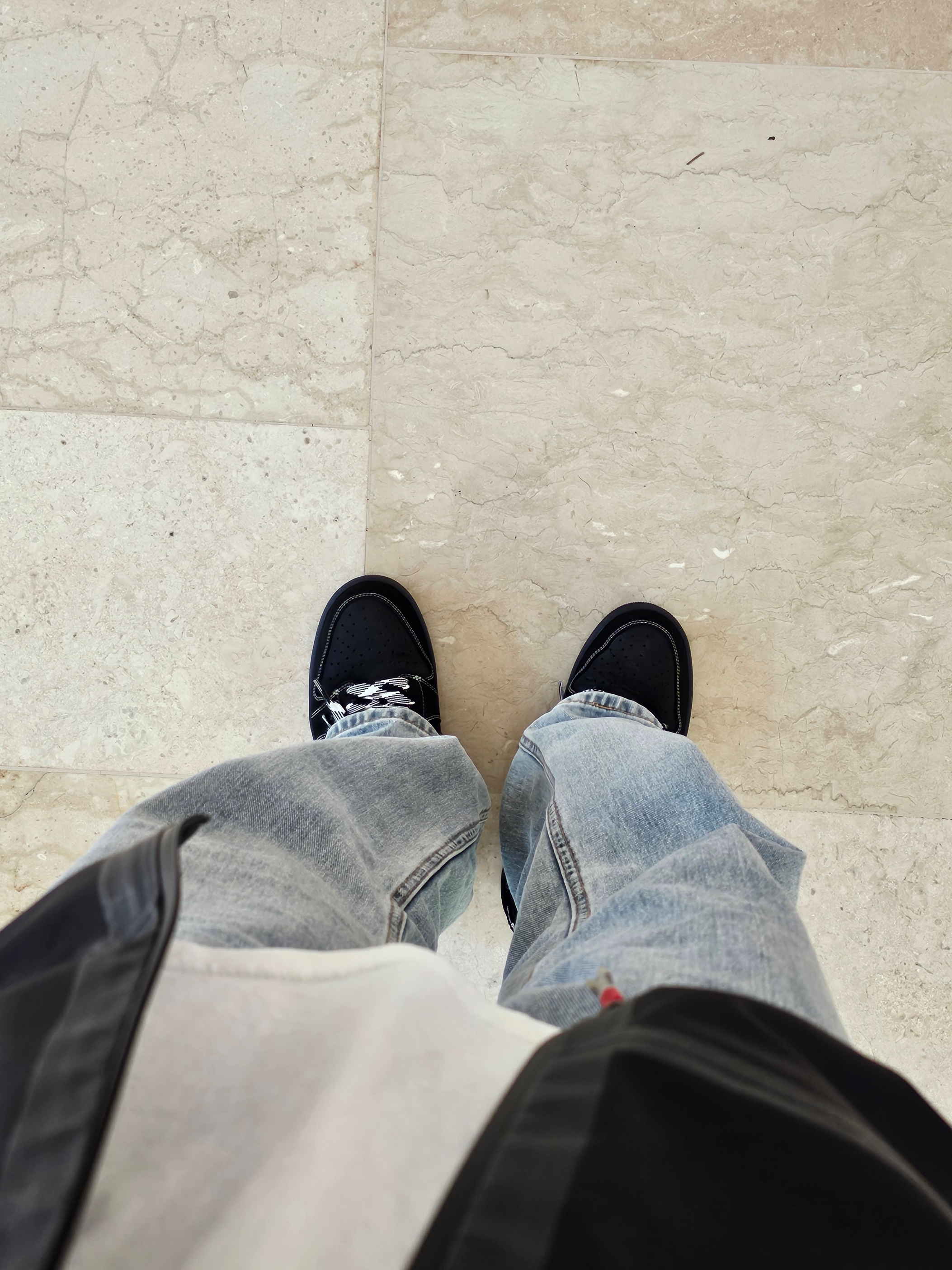 Supreme x The North Face Summit Series Outer Tape Seam Jacket Black - 21SS, Jordan 1 x Travis Scott Retro Low OG SP Black Phantom 착용 스타일