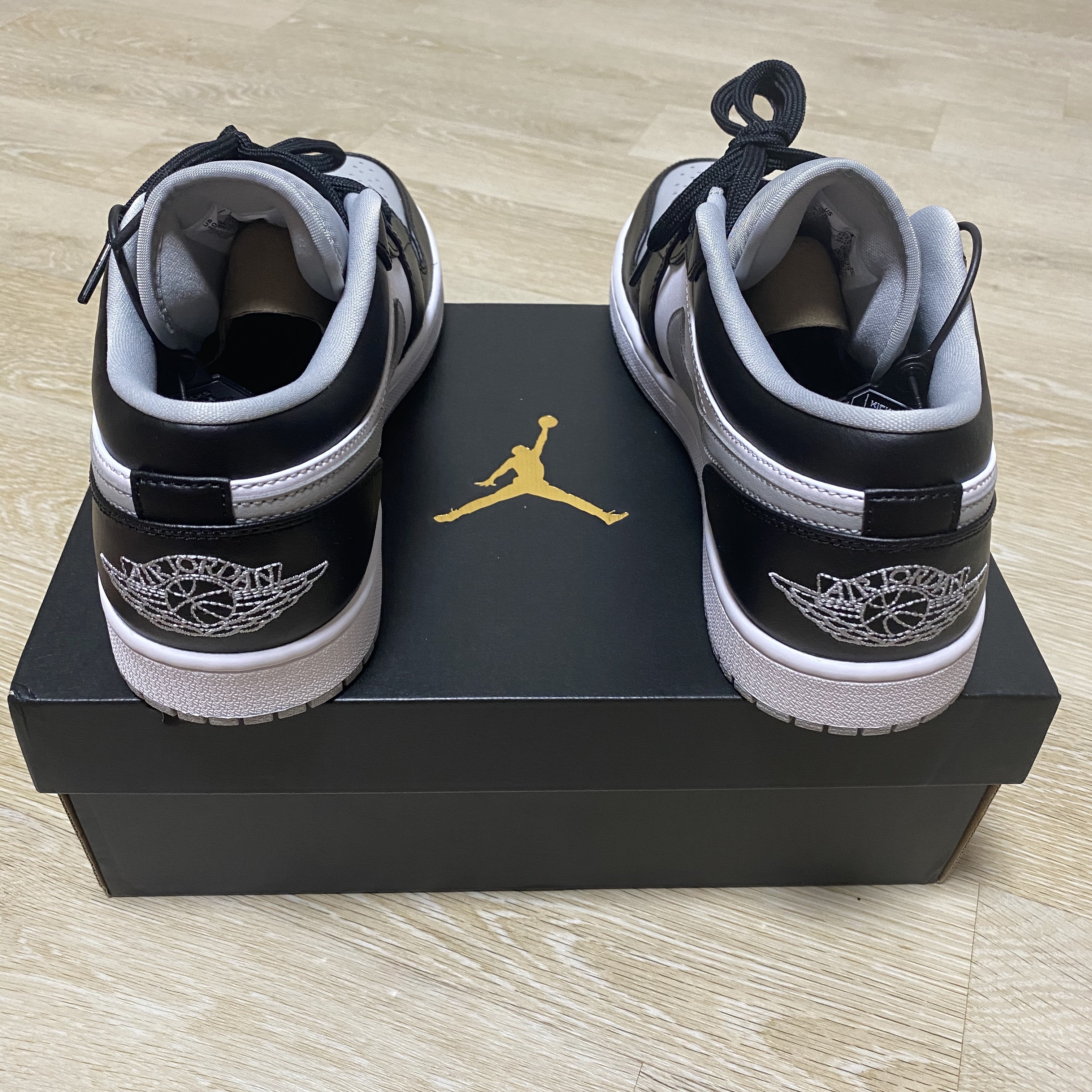 Jordan 1 Low Black Light Smoke Grey 착용 스타일 - 4