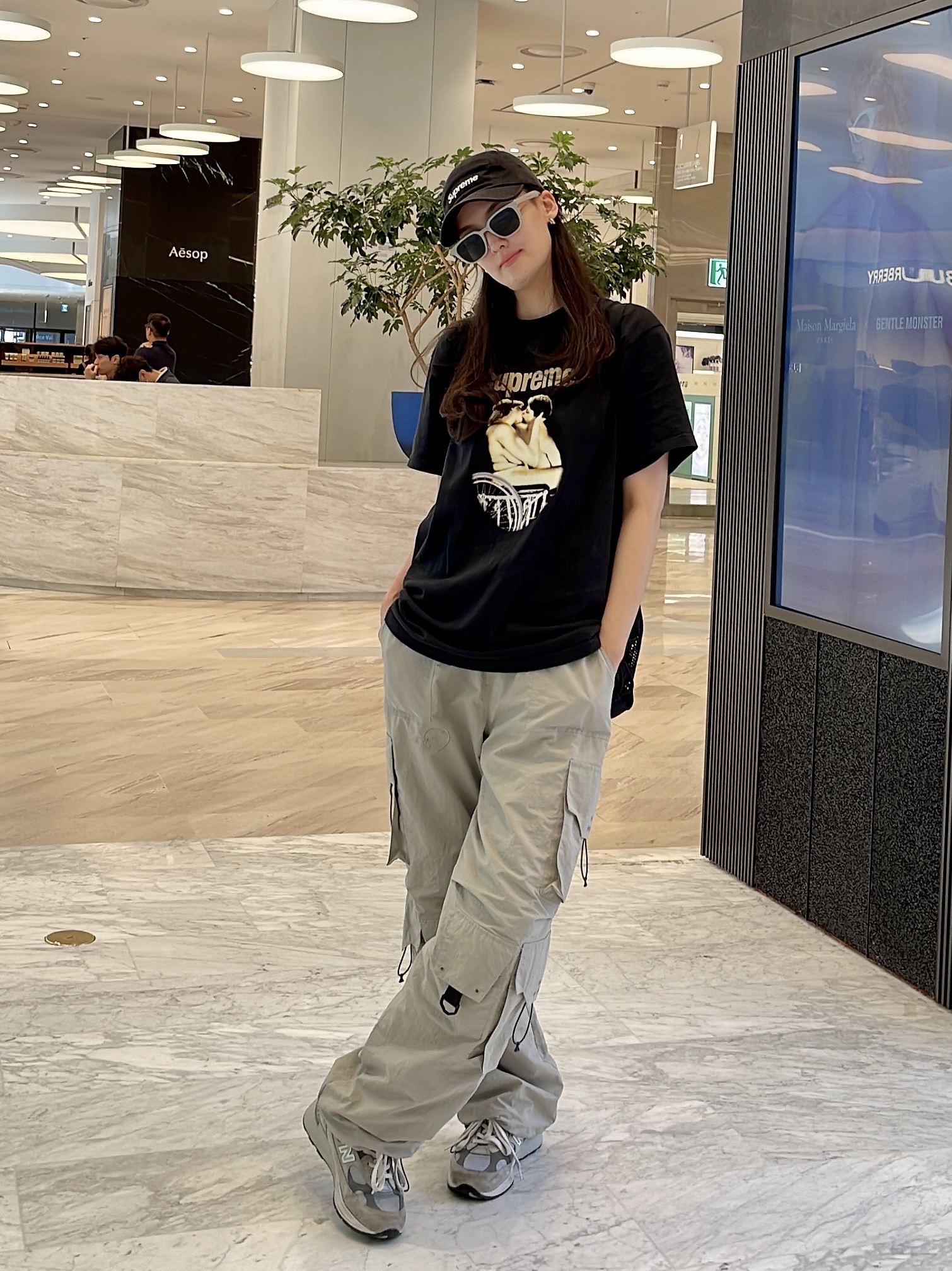 New Balance 992 Made in USA Grey - D Standard, Supreme Washed Chino Twill Camp Cap Black 착용 스타일 - 3