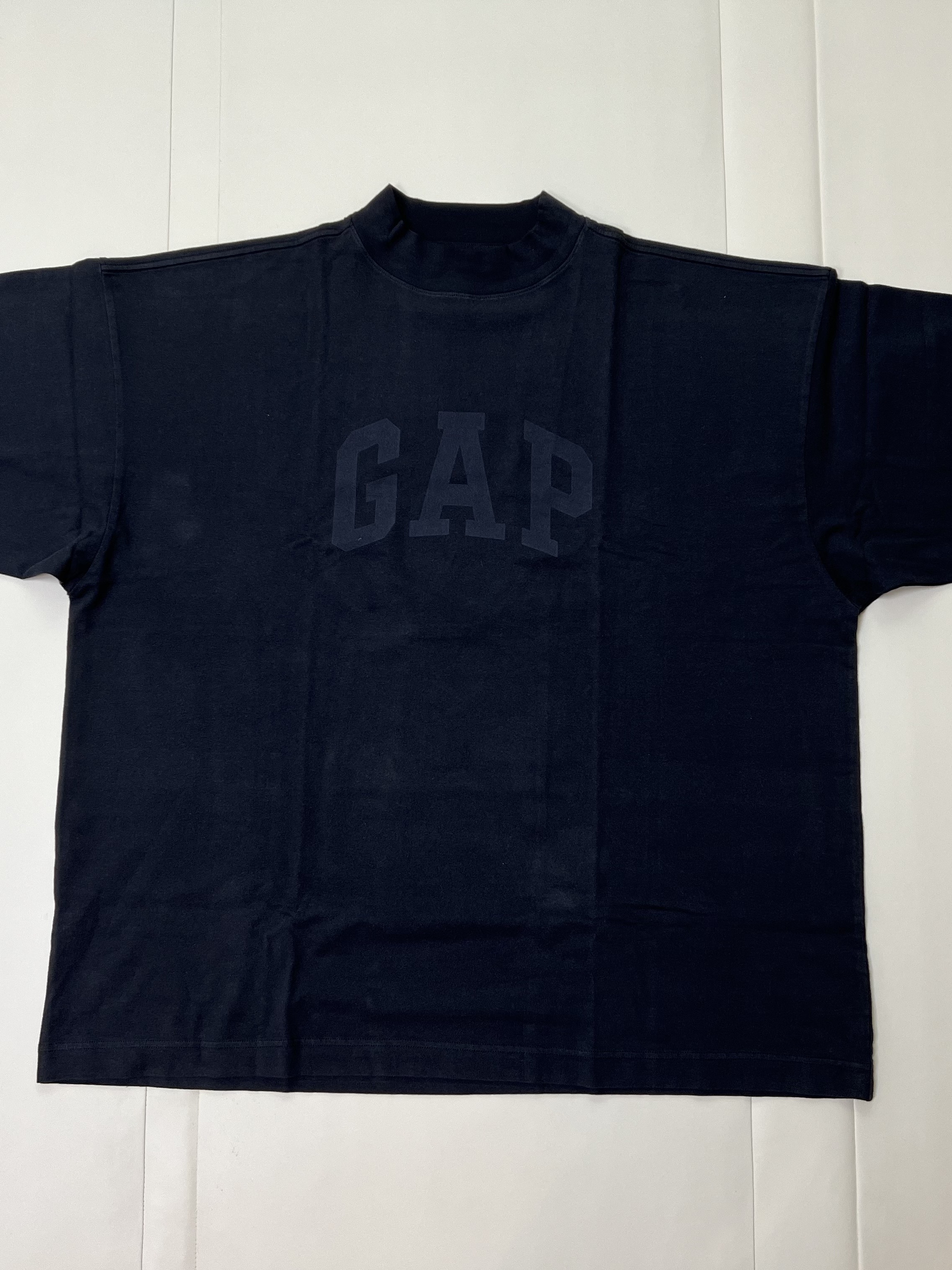 Yeezy Gap Engineered By Balenciaga Dove 3/4 Sleeve T-Shirt Black, Adidas Yeezy Slide Pure - Re-Release Ver. 착용 스타일 - 3