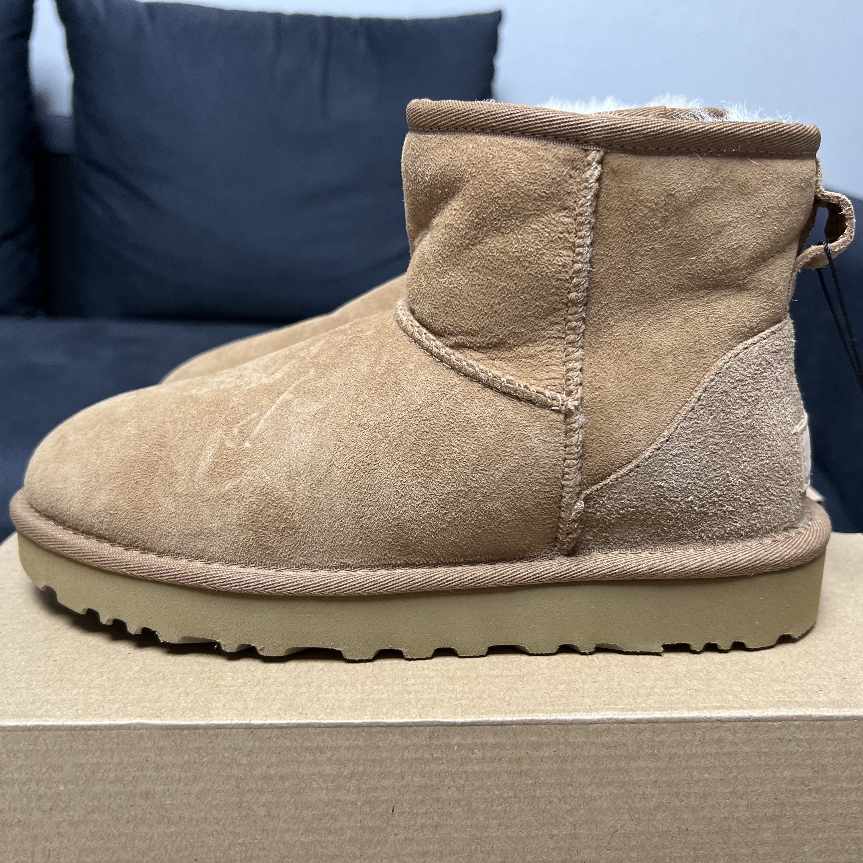 (W) UGG Classic Mini II Boots Chestnut 착용 스타일 - 1