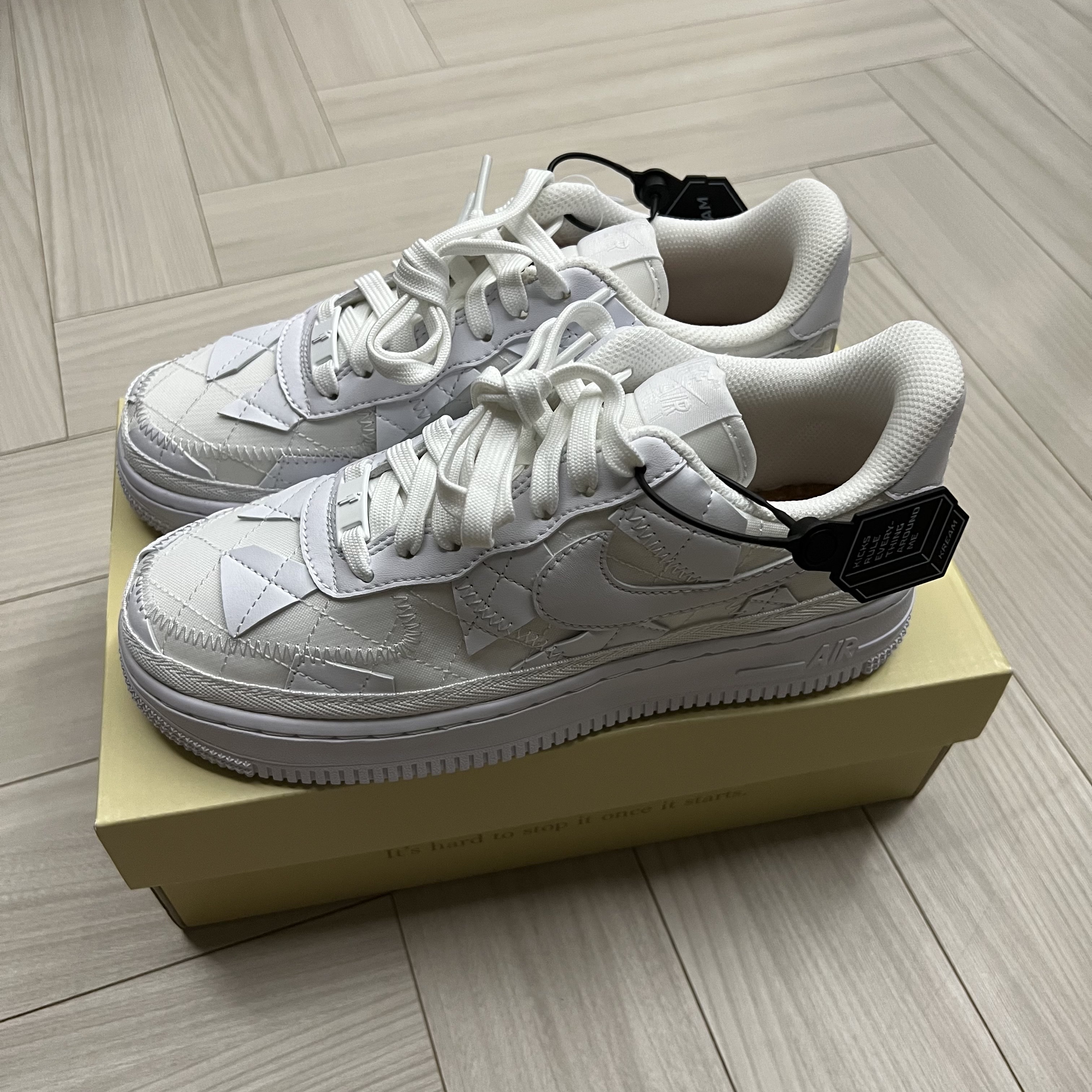 Nike x Billie Eilish Air Force 1 Low SP Triple White 착용 스타일 - 4