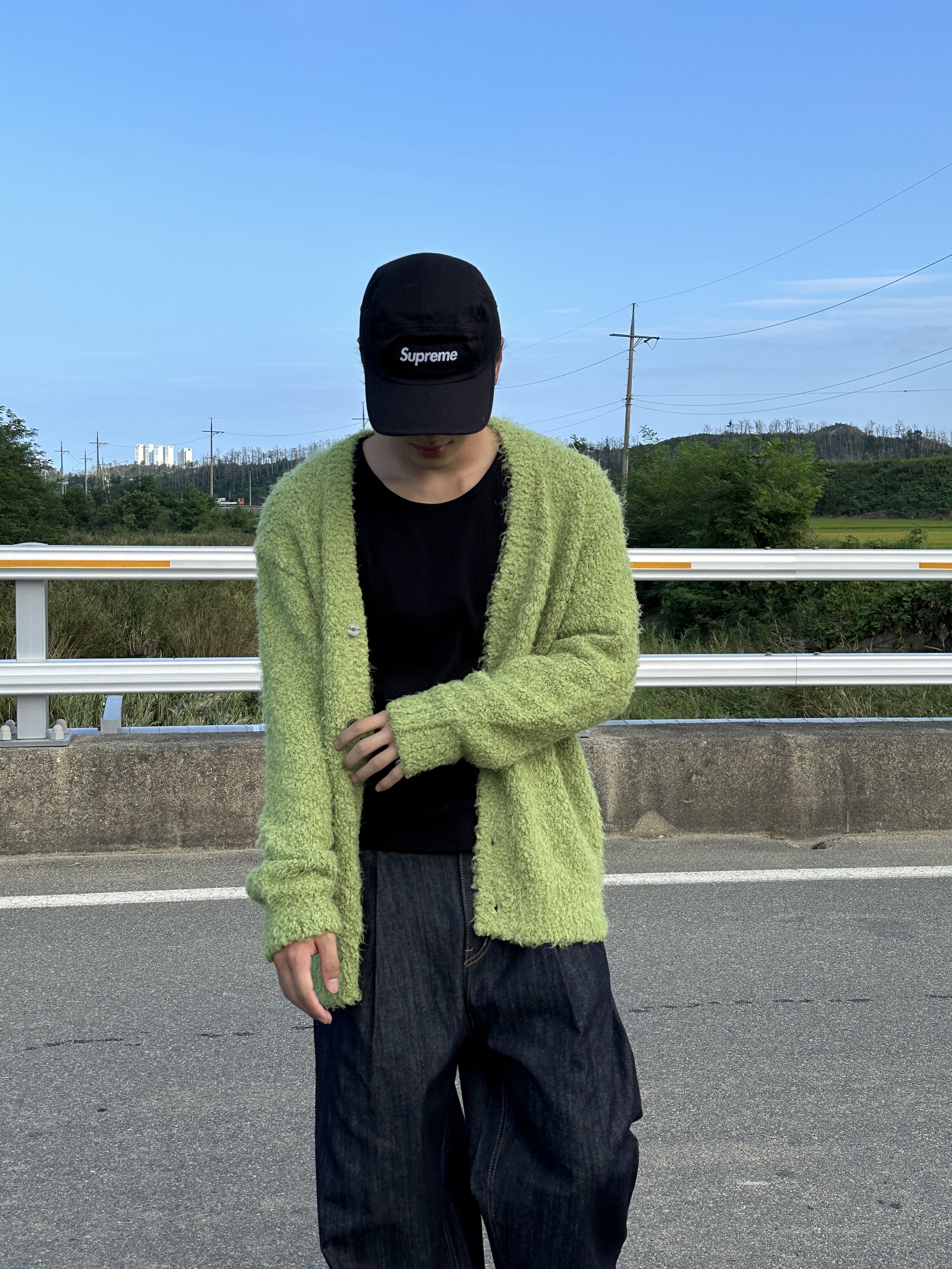 Adidas x Andre Saraiva Superstar Cream White Core Black, Supreme Washed Chino Twill Camp Cap Black 착용 스타일 - 4