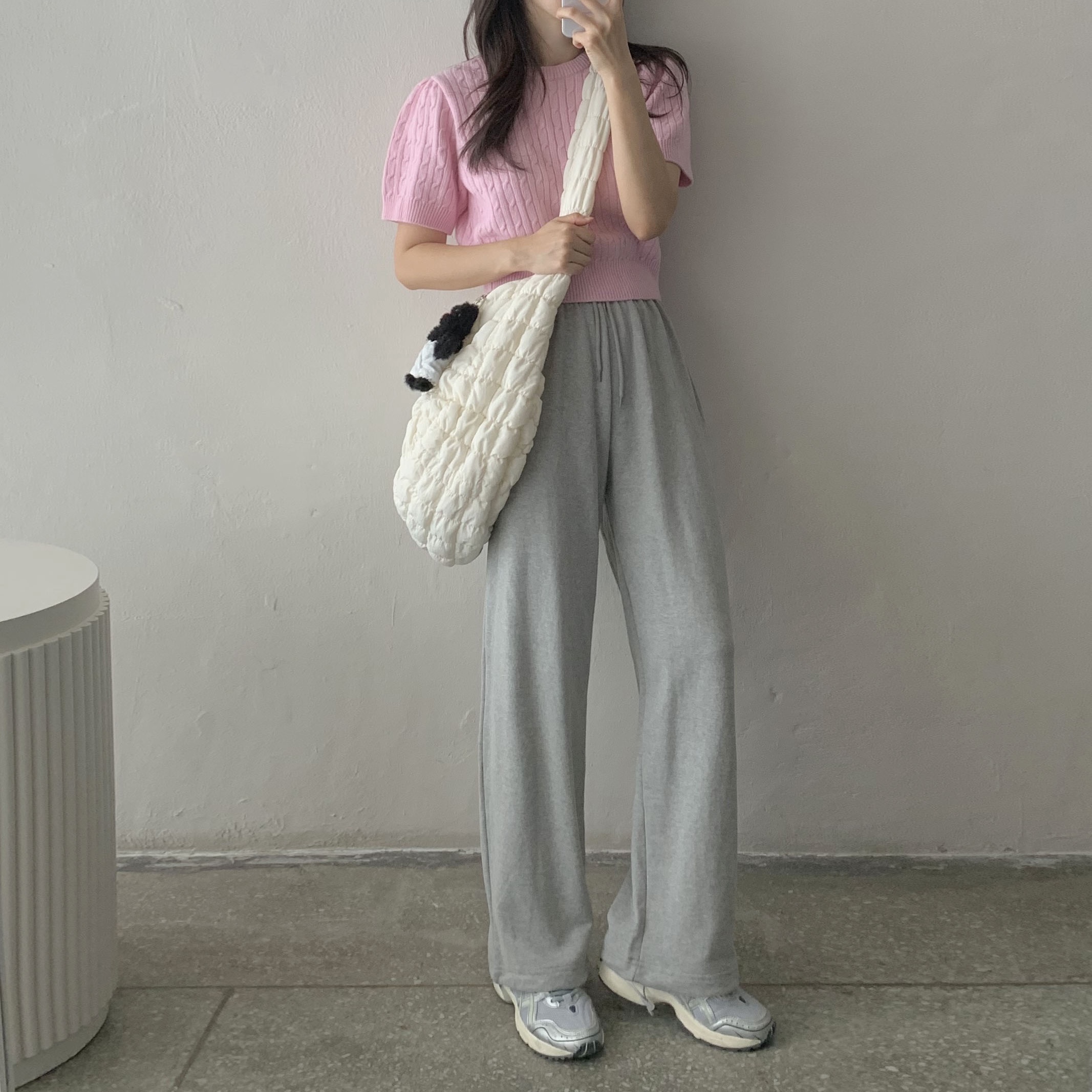 Monamhee Beulpingi Keyring with White Pants Black, Asics Gel-1090 Piedmont Grey 착용 스타일 - 3