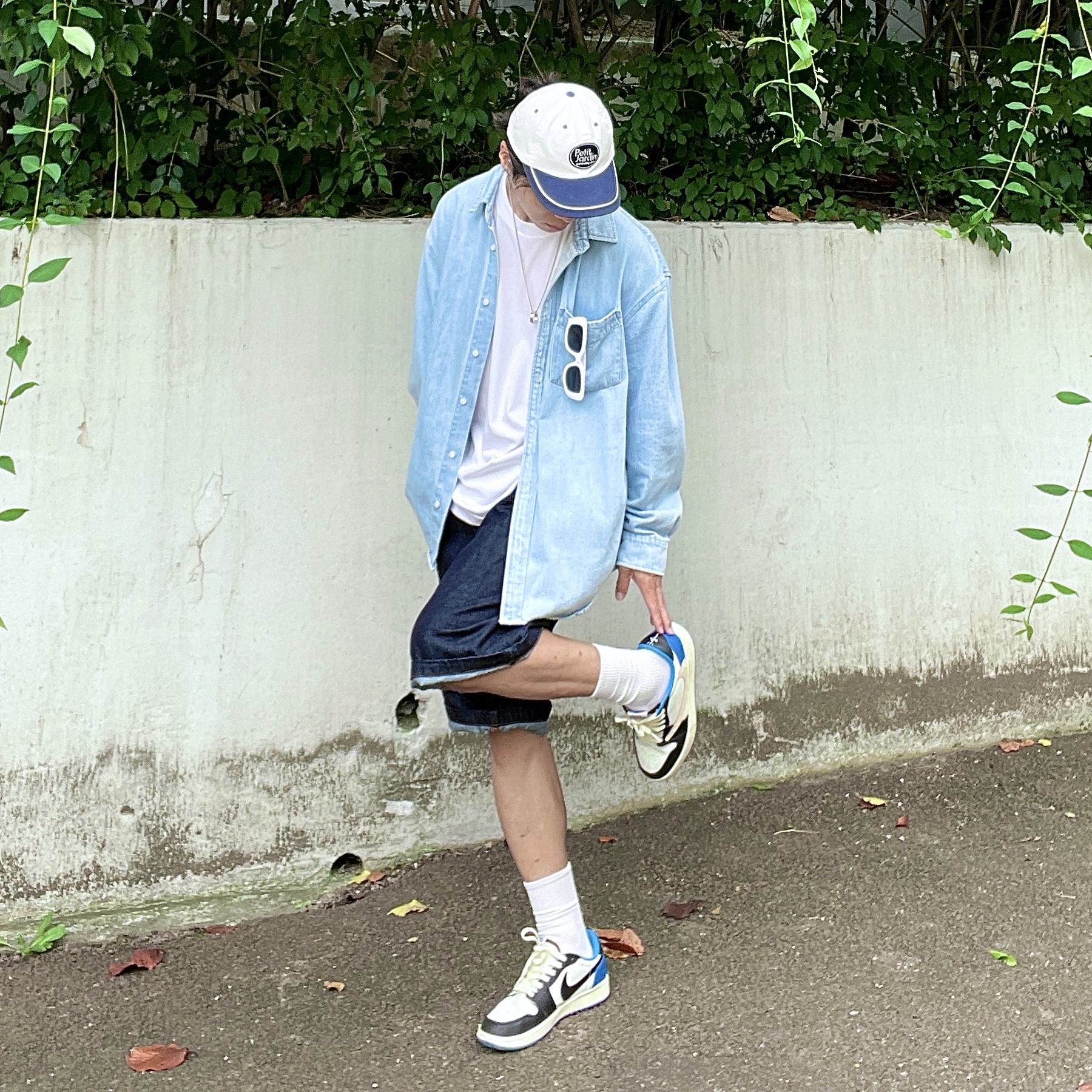 Jordan 1 x Travis Scott x Fragment Retro Low OG SP Military Blue 착용 스타일 - 3