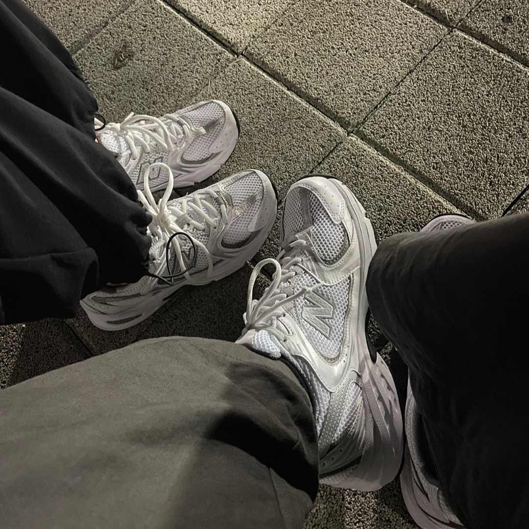 New Balance 530 White 착용 스타일