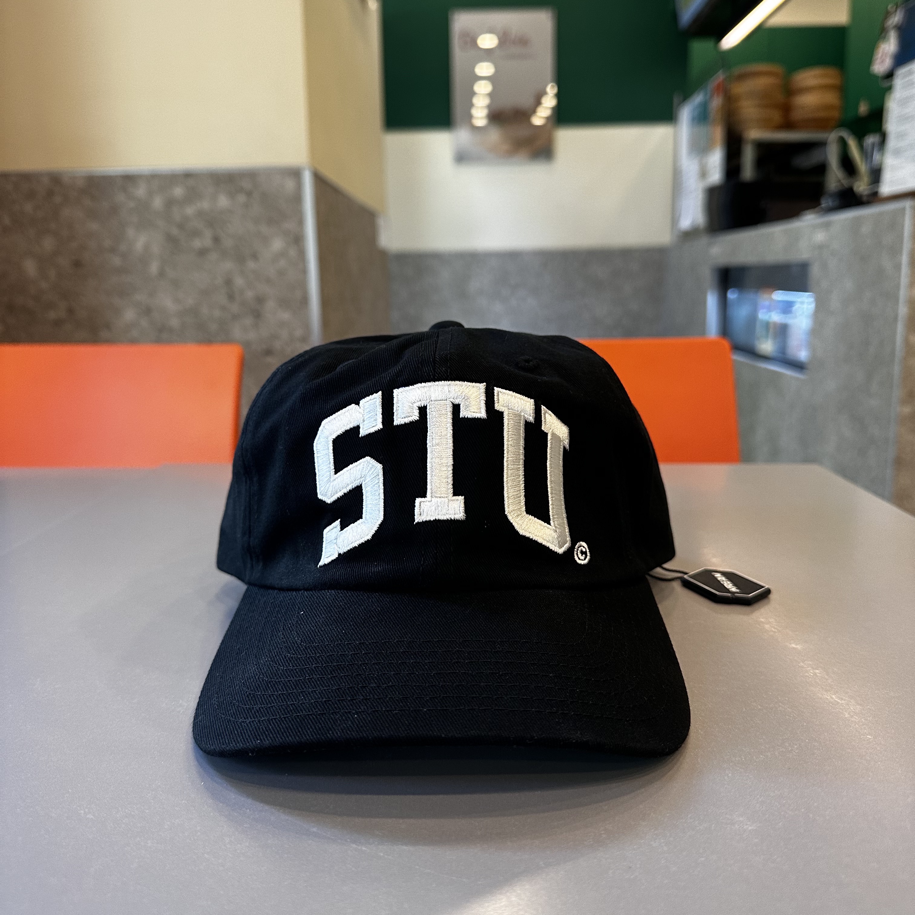 Stussy Stu Arch Strapback Cap Black 착용 스타일