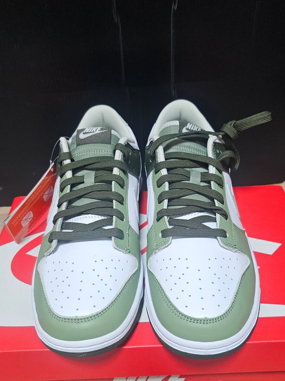 Nike Dunk Low Oil Green 착용 스타일 - 1