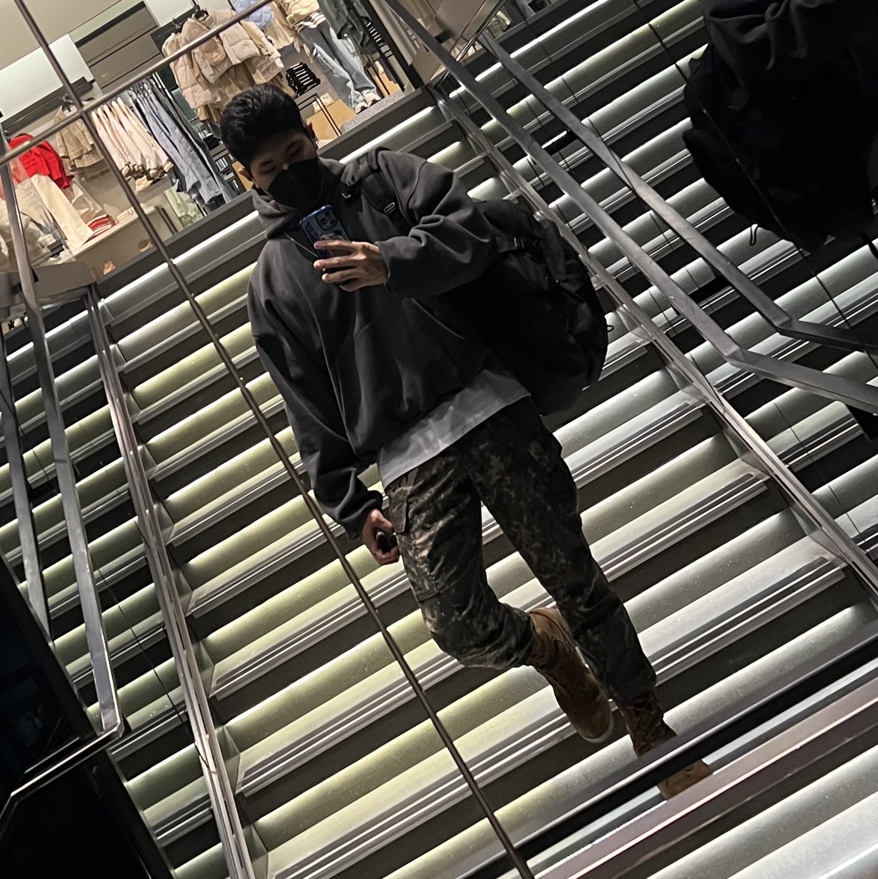 Yeezy Gap Engineered By Balenciaga Dove Hoodie Black, Casetify x Ader Error iPhone Sticker Magsafe Case Clear 착용 스타일
