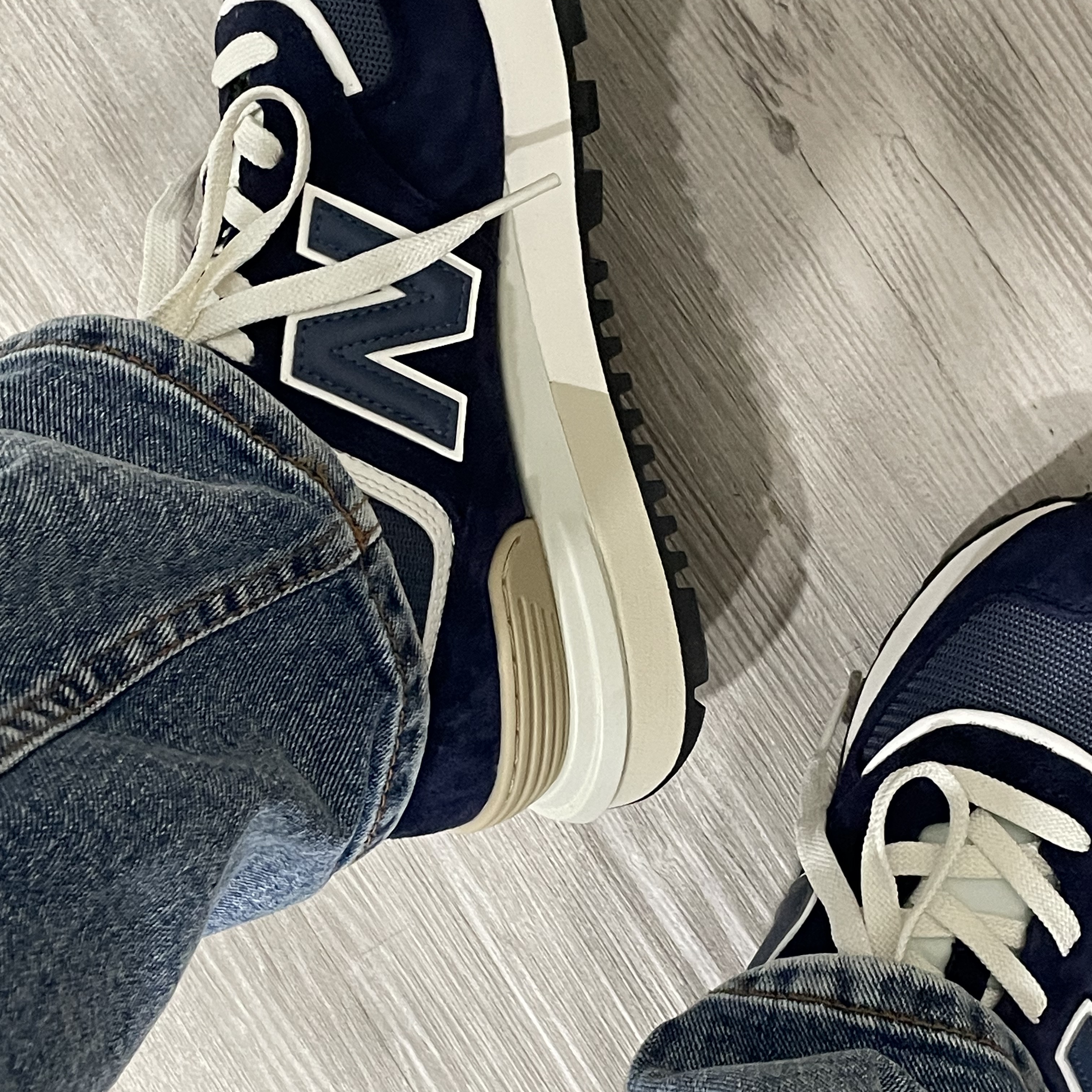 New Balance 574 Legacy Navy 착용 스타일