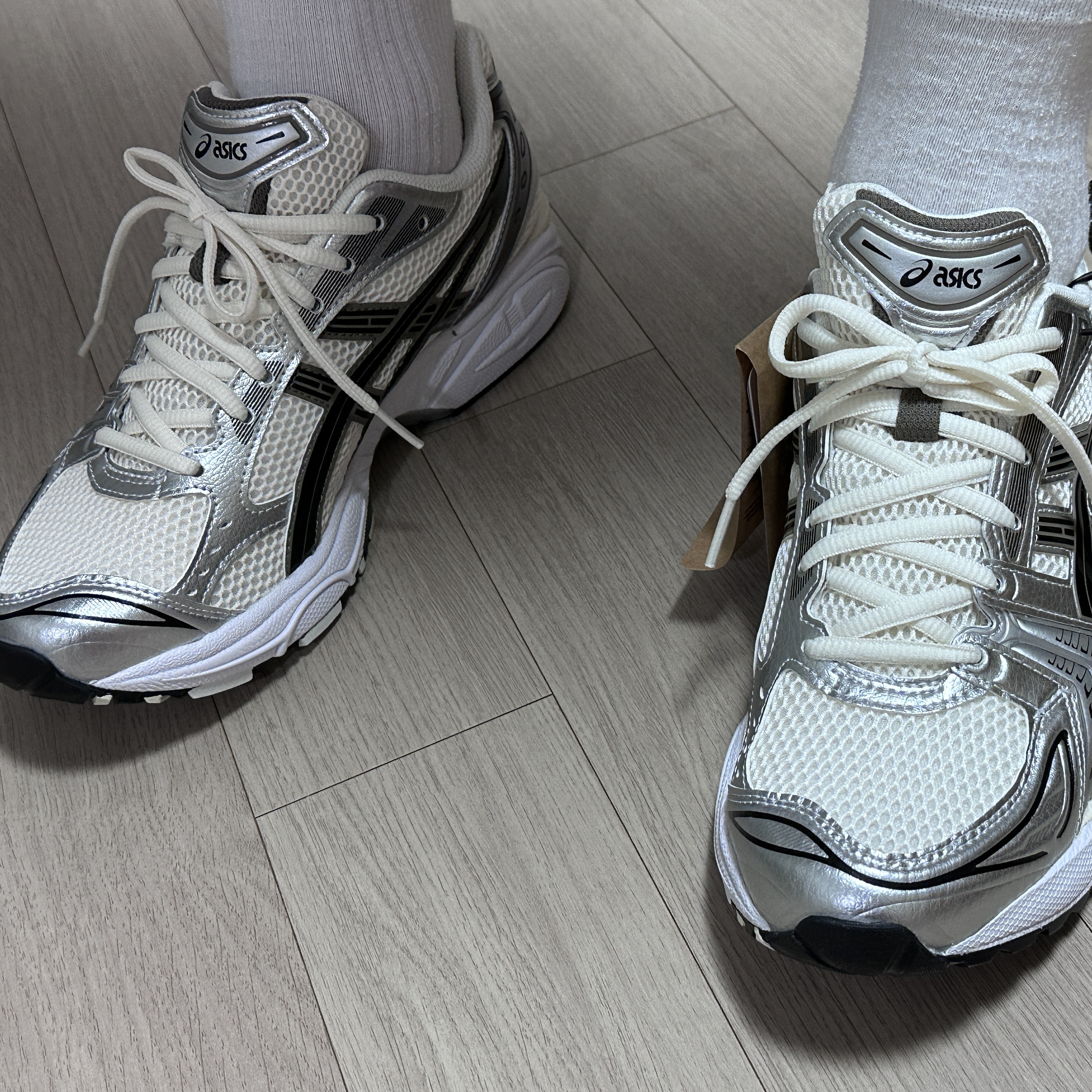 Asics Gel-Kayano 14 Cream Black 착용 스타일 - 2