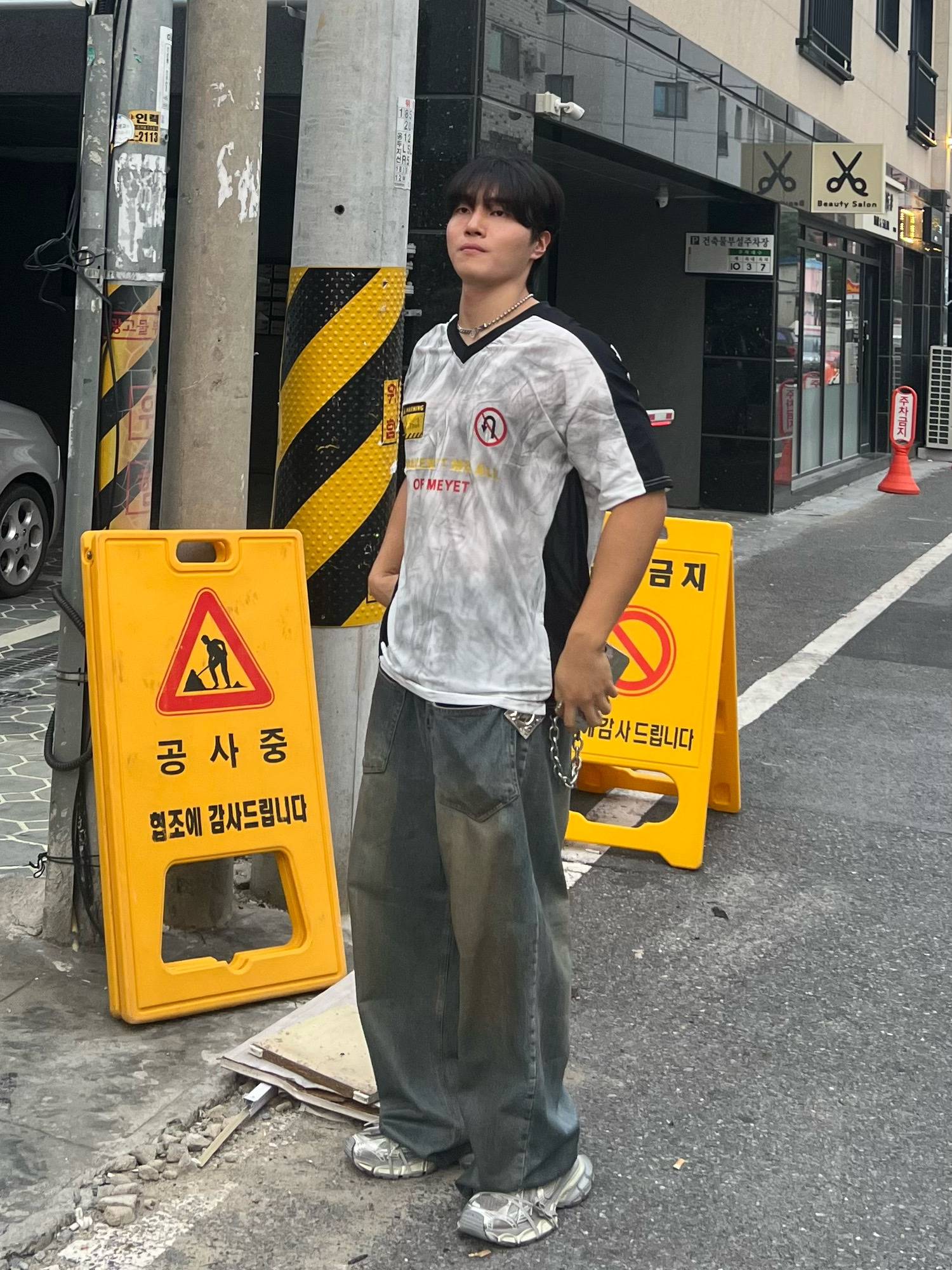 Project G/R Coated Backward Denim Pants Blue, Balenciaga 3XL Sneakers Light Beige 착용 스타일 - 1