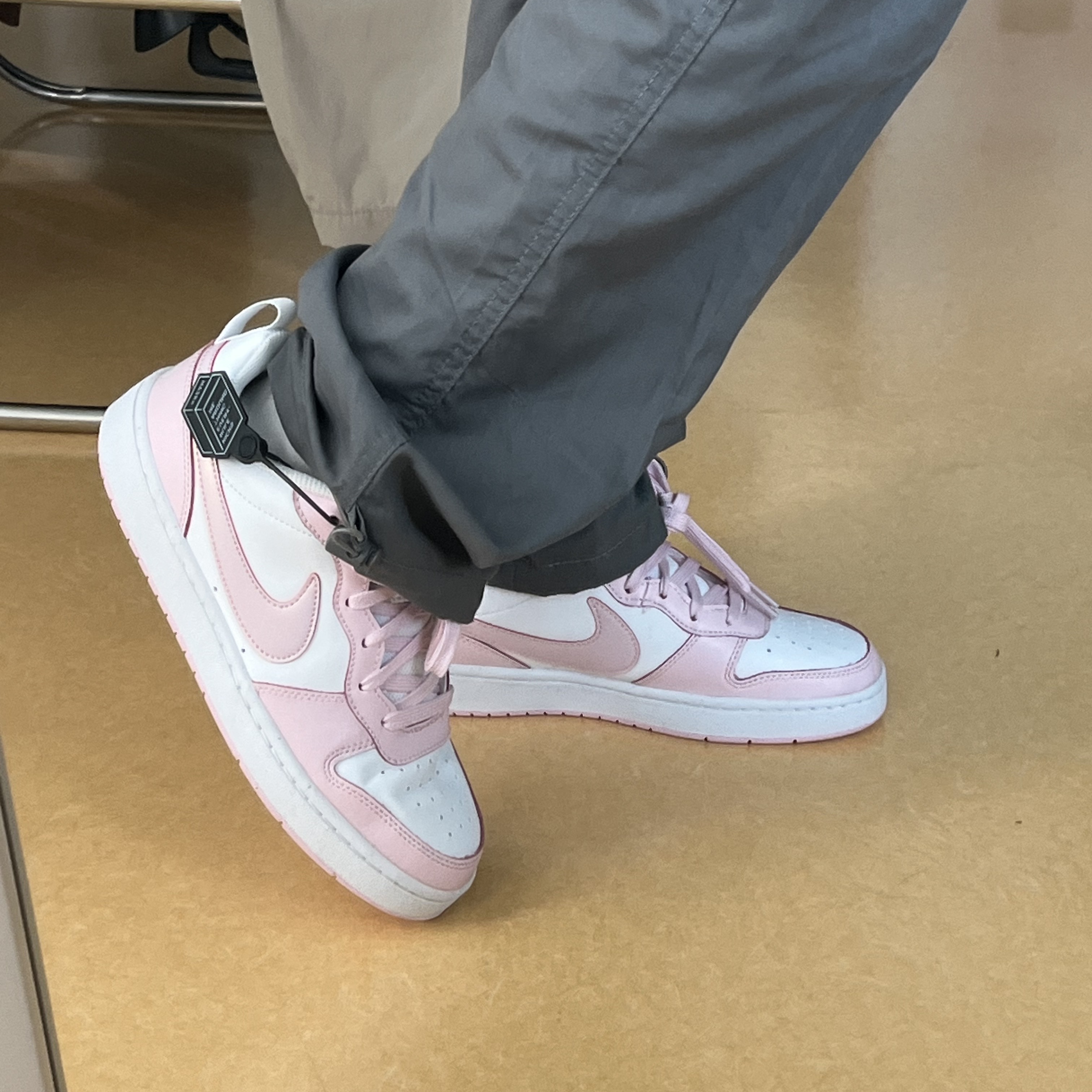 (GS) Nike Court Borough 2 SE White Pink Foam 착용 스타일 - 1