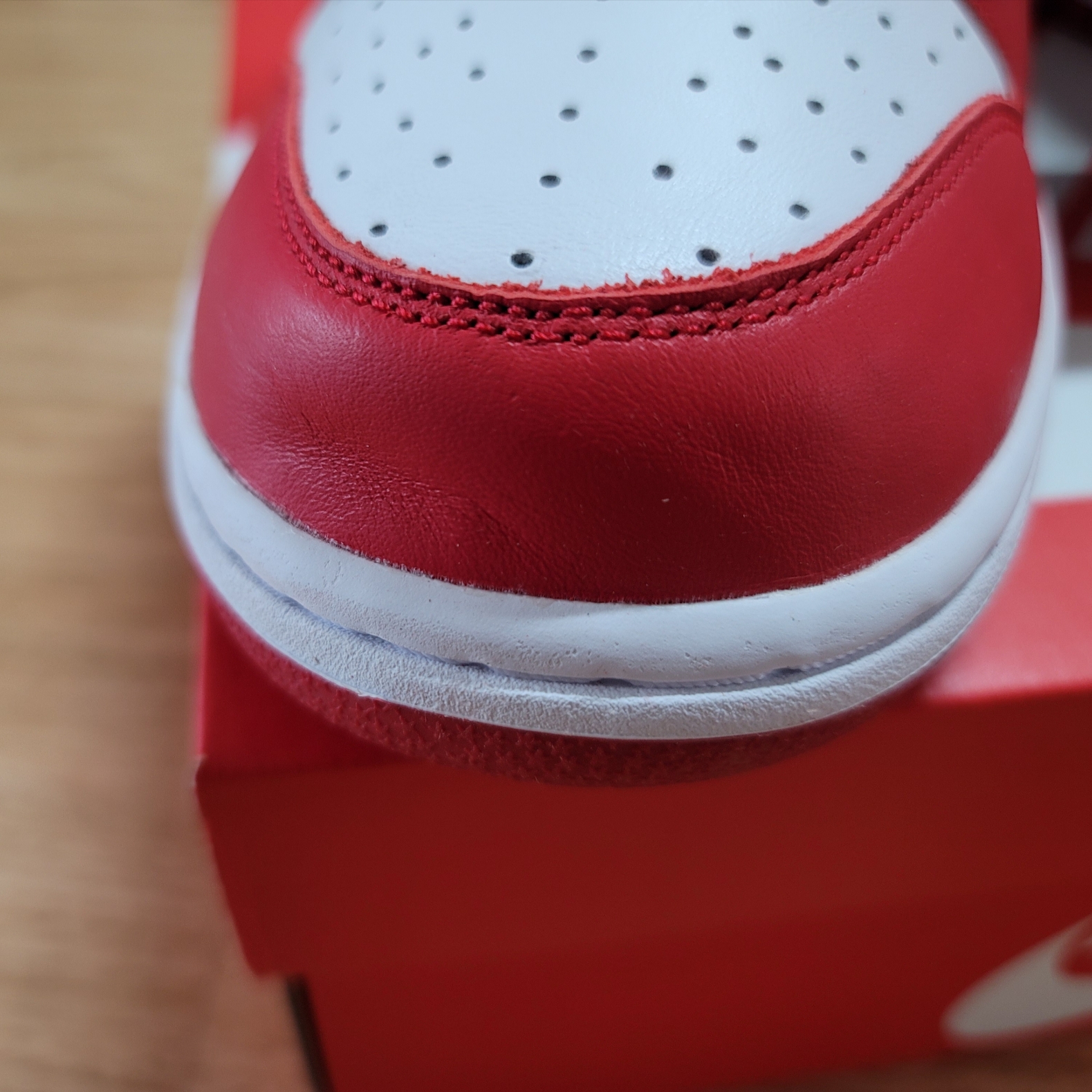 Nike Dunk Low SP White and University Red 2023 착용 스타일 - 2