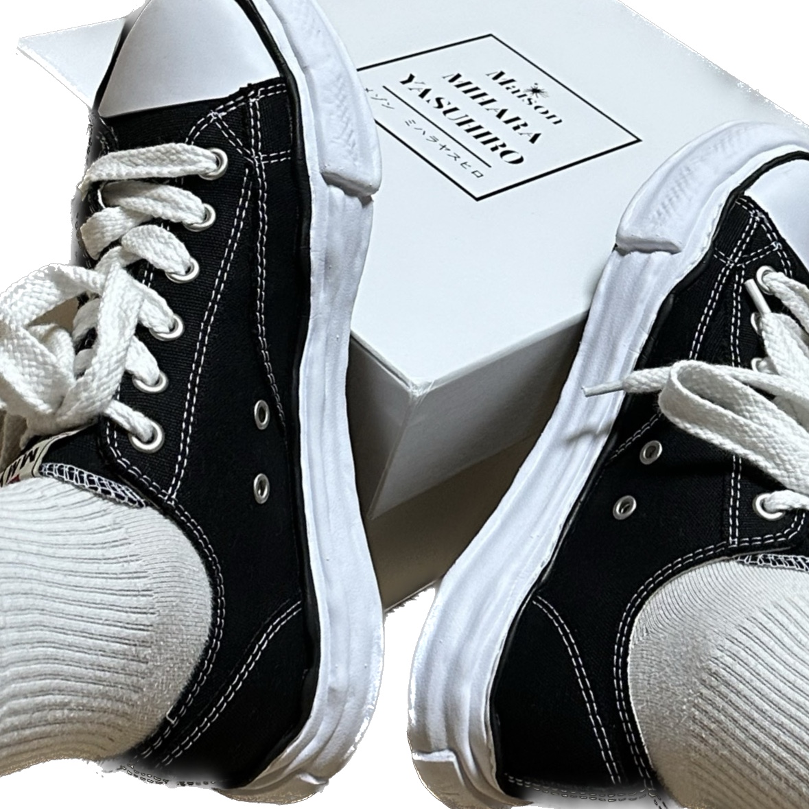 Maison Mihara Yasuhiro Peterson OG Sole Canvas Low Sneakers Black, IAB Studio 10th Anniversary T-Shirts Pack White & Black (2 Pack) 착용 스타일 - 2