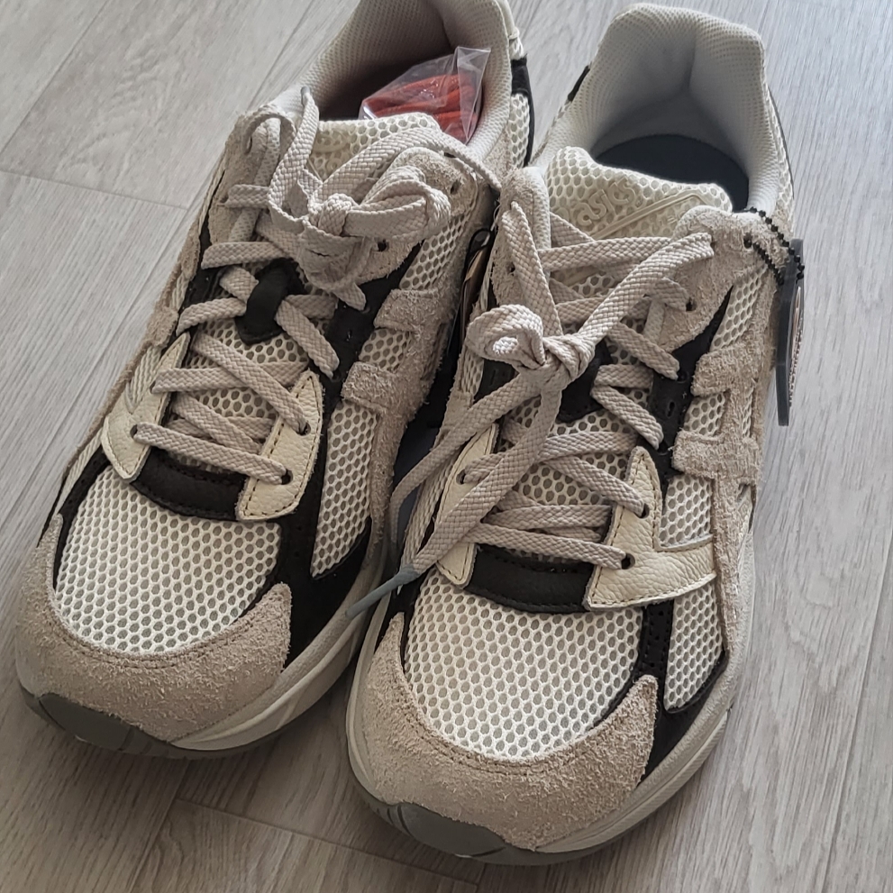 Asics x Hal Studios Gel-1130 MK-III Glacier, Jordan 1 Retro High OG Palomino 착용 스타일 - 1