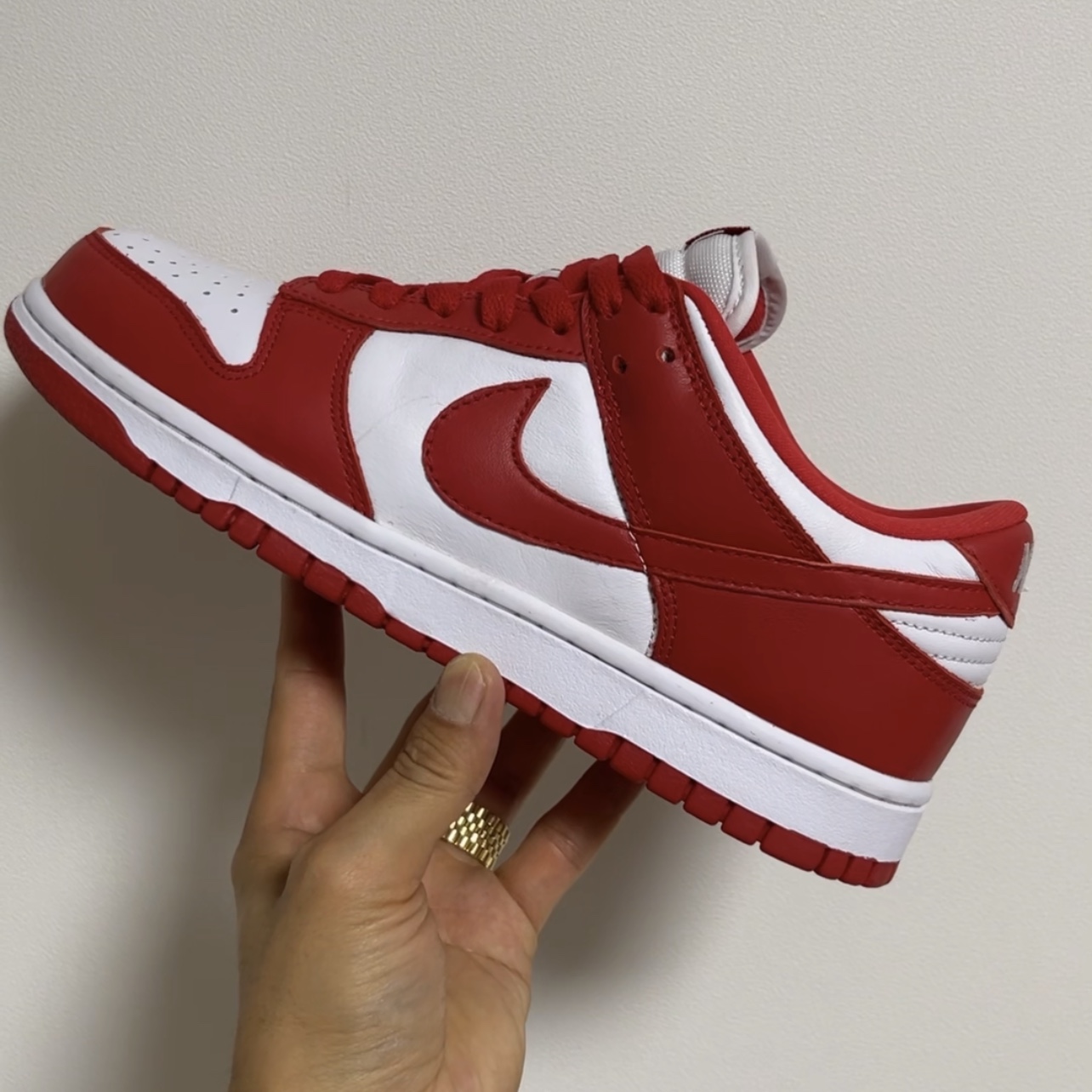 Nike Dunk Low SP White and University Red 2023 착용 스타일 - 2