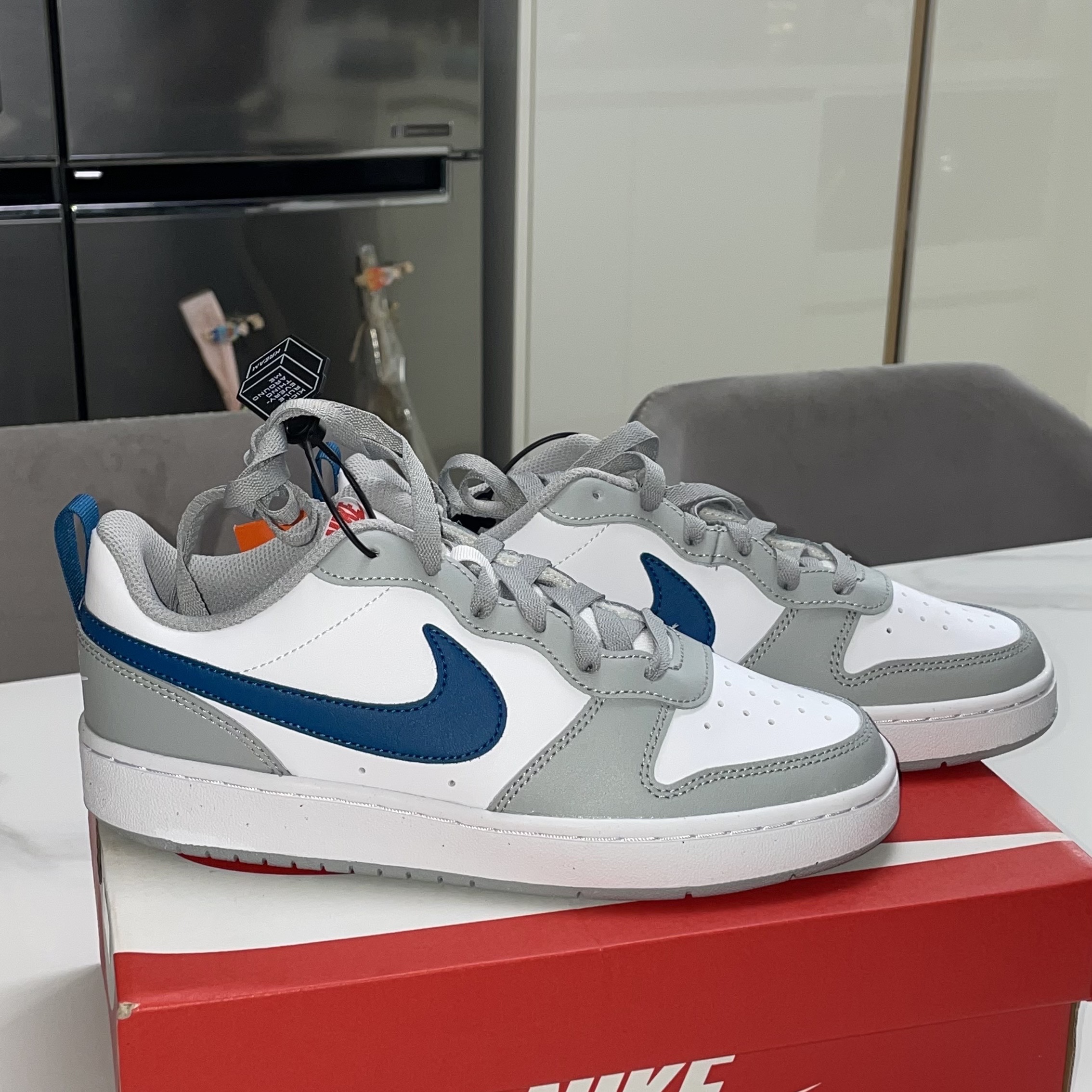 (GS) Nike Court Borough Low 2 Light Smoke Grey 착용 스타일 - 1