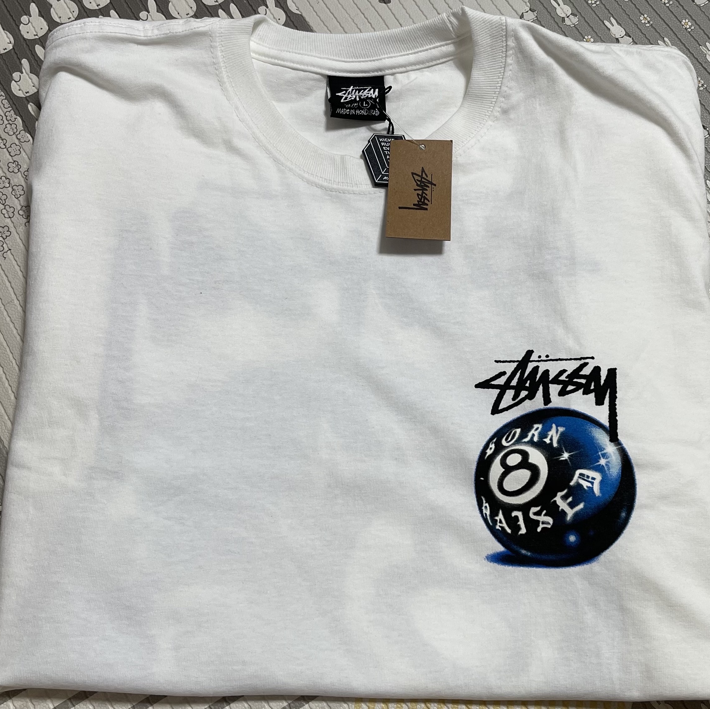 Stussy x Born X Raised 8 Ball T-Shirt White 착용 스타일 - 1