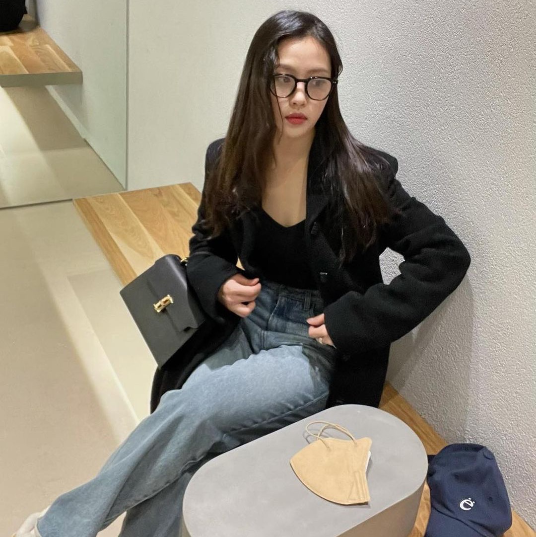 (W) Zara Tailored Wool Blend Tight-Fit Blazer Navy 착용 스타일 - 4