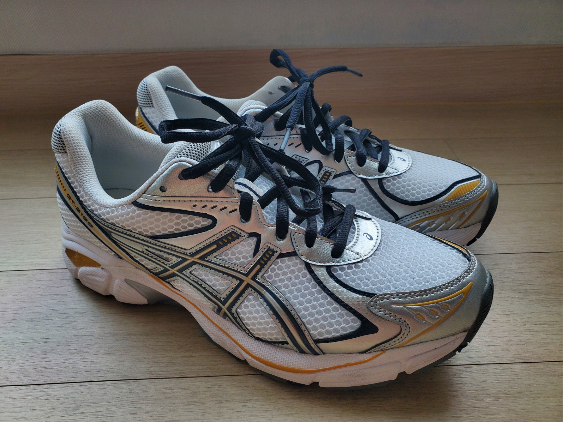 Asics GT-2160 White Pure Silver 착용 스타일 - 1