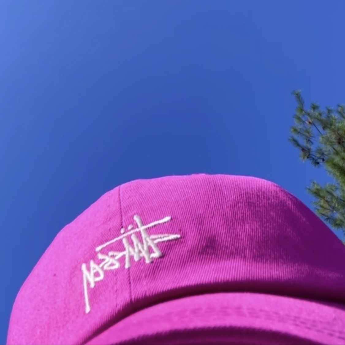 Stussy Basic Stock Low Pro Cap Magenta 착용 스타일 - 1