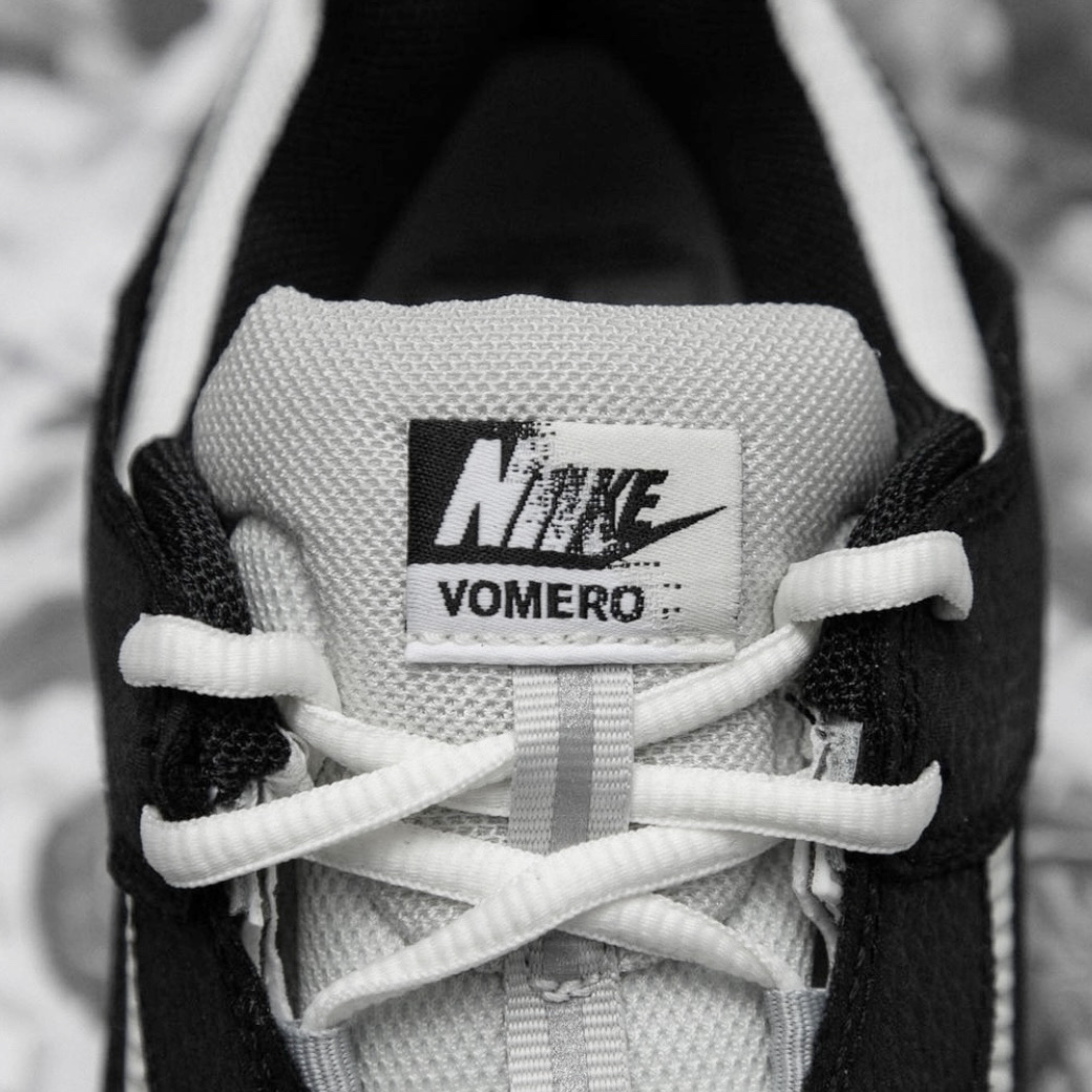 (W) Nike Zoom Vomero 5 Wolf Grey and Black 착용 스타일 - 2