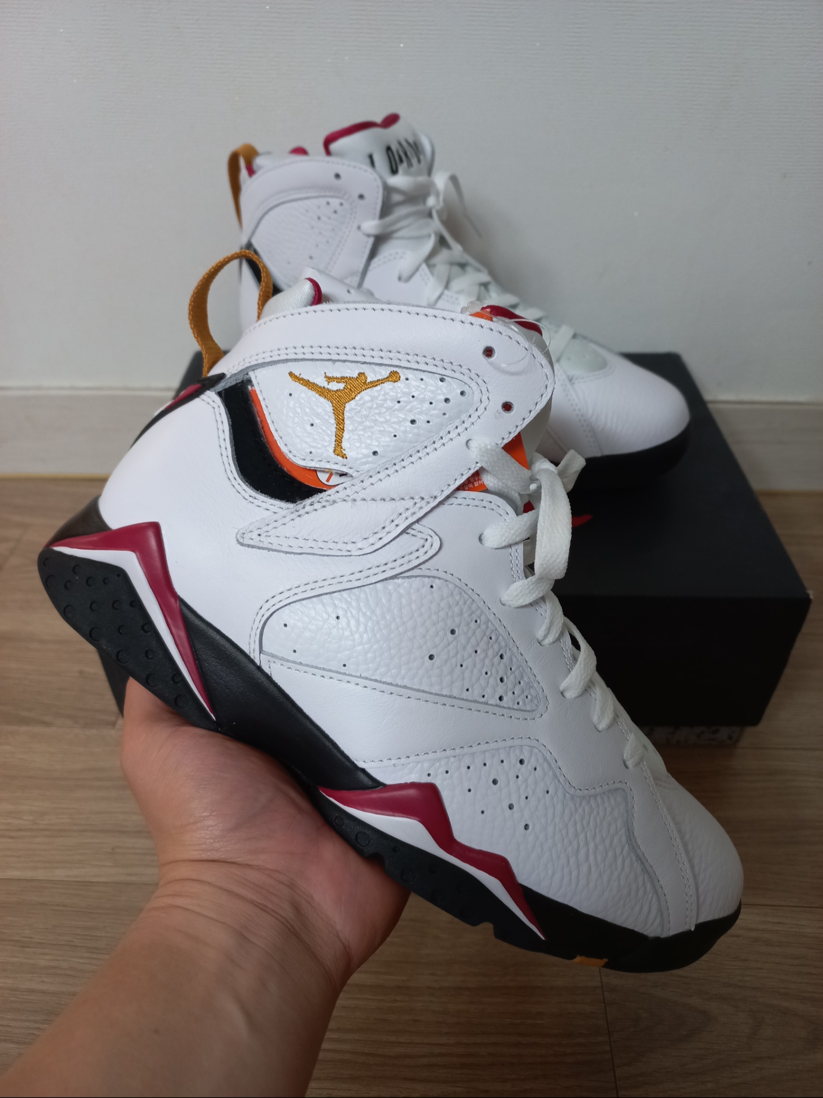 Jordan 7 Retro Cardinal 2022 착용 스타일 - 1
