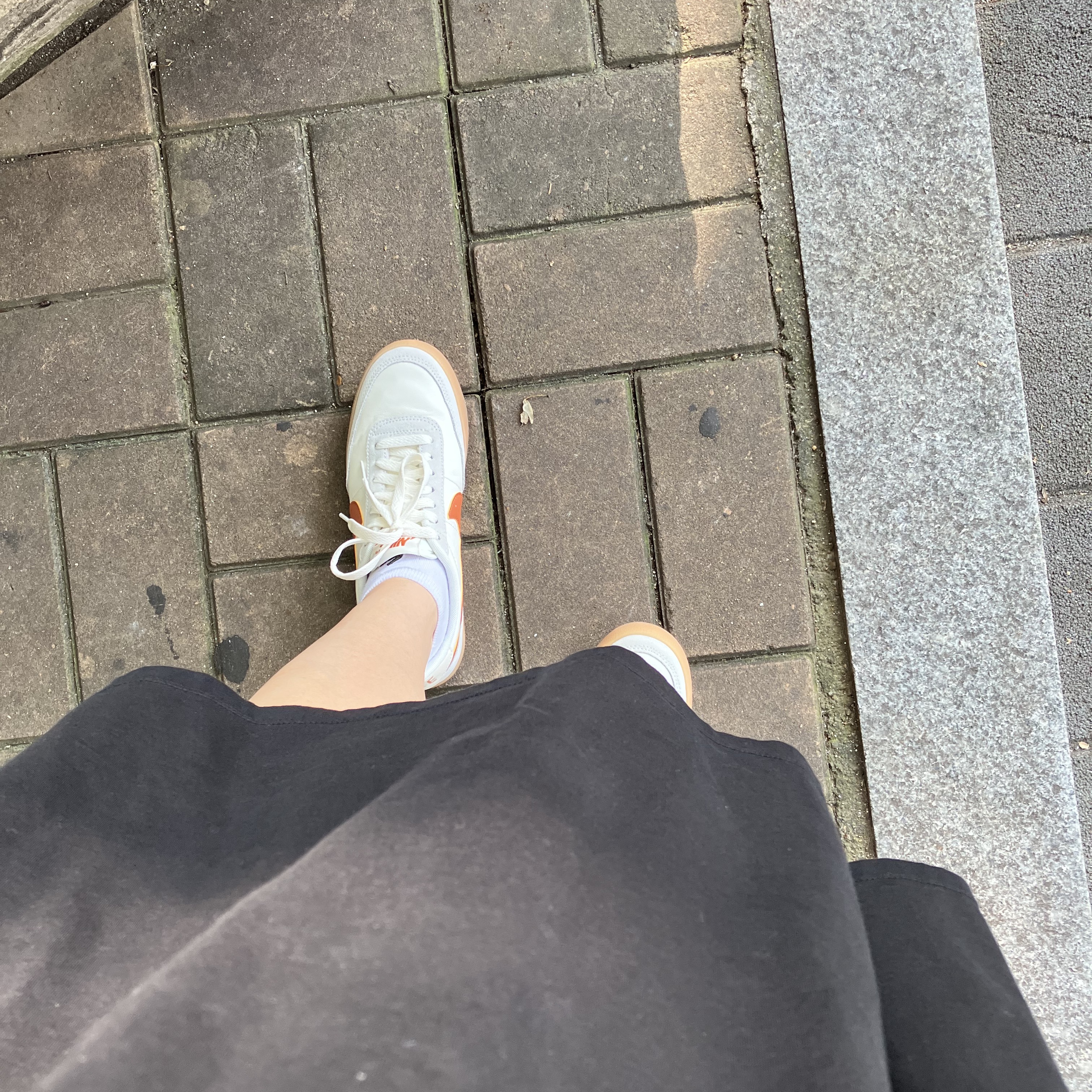 Nike Killshot 2 Leather Sail Desert Orange 착용 스타일
