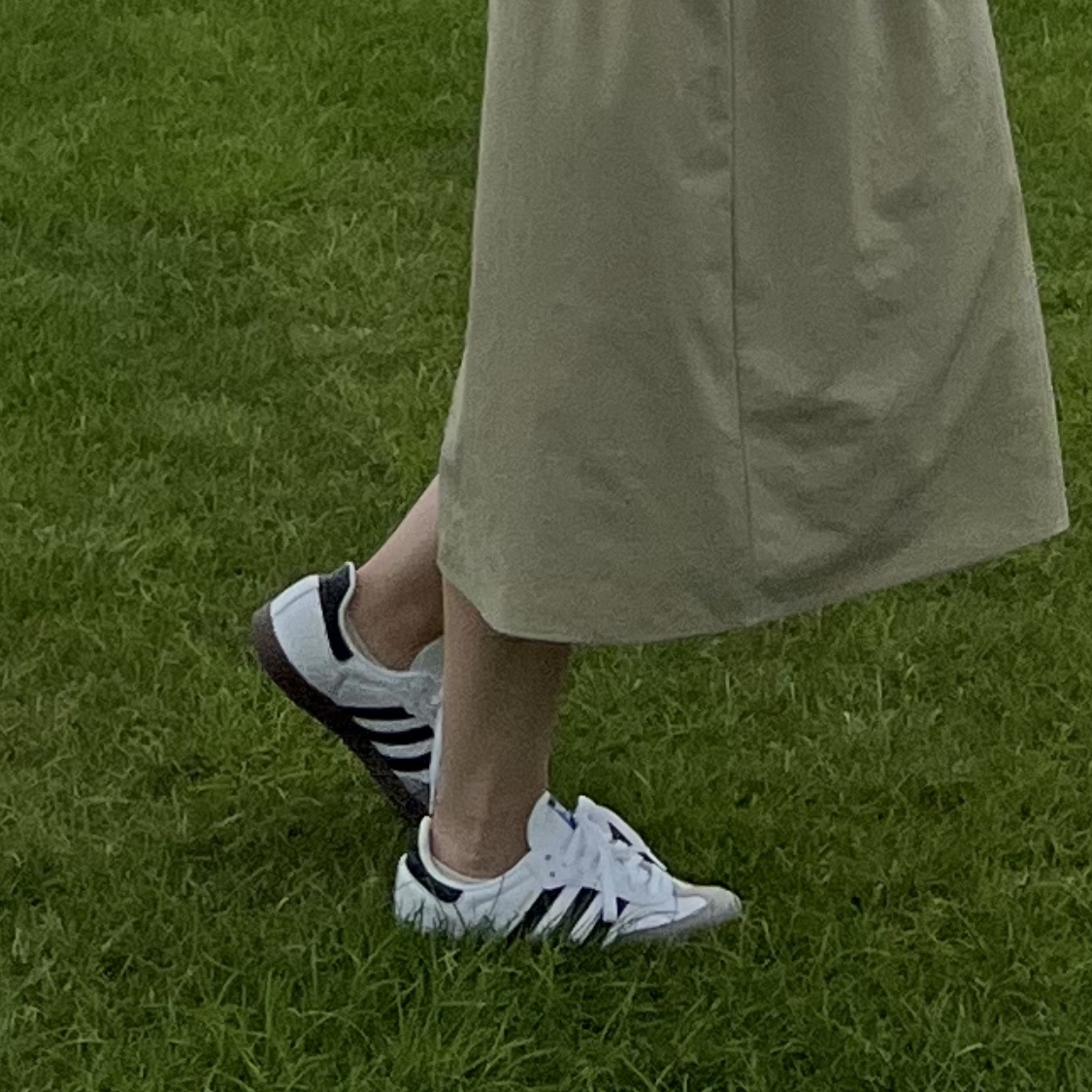 Adidas Samba Vegan White Black 착용 스타일 - 2