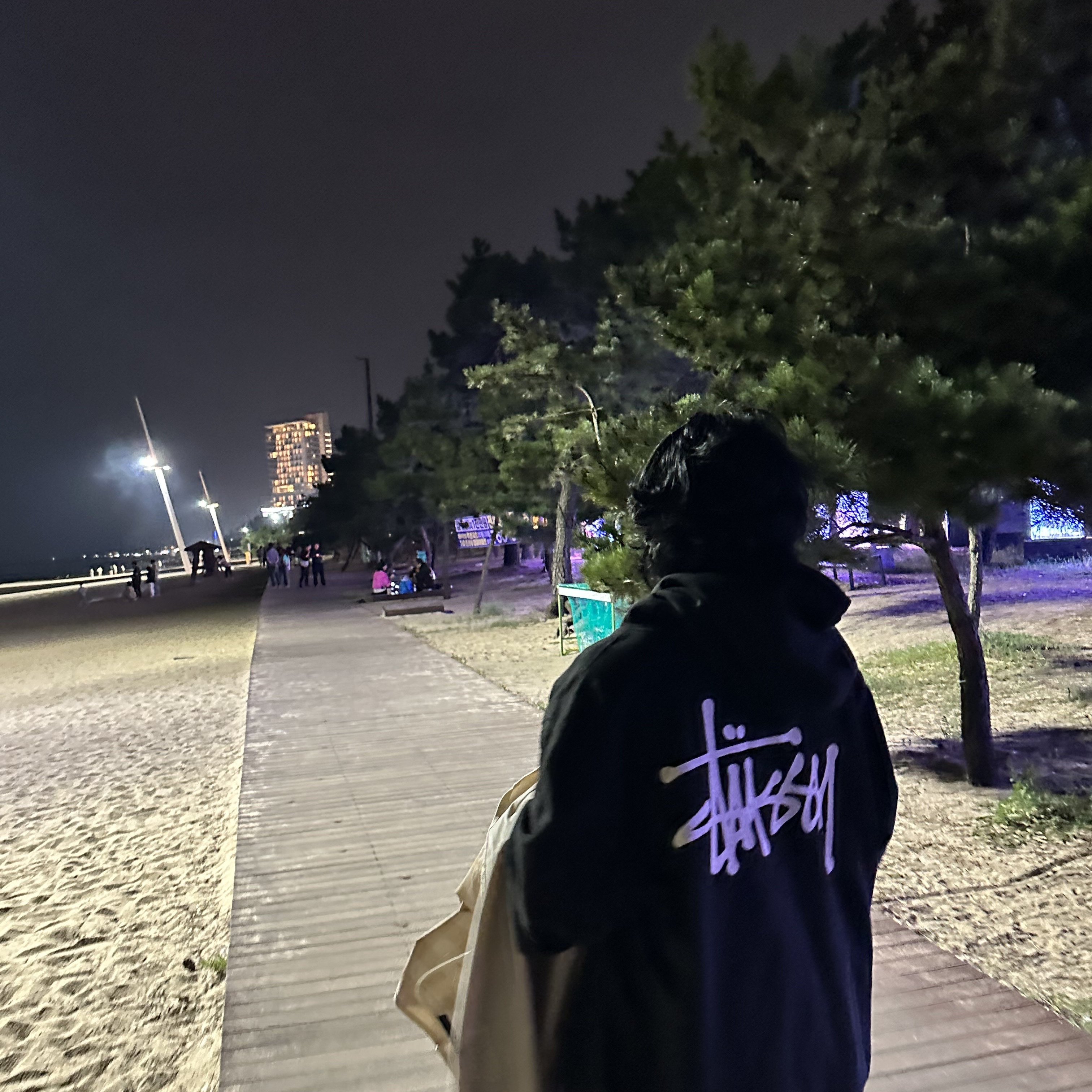 Stussy Basic Stussy Hoodie Black 2023, (W) Balenciaga 3XL Sneakers Light Beige 착용 스타일 - 1