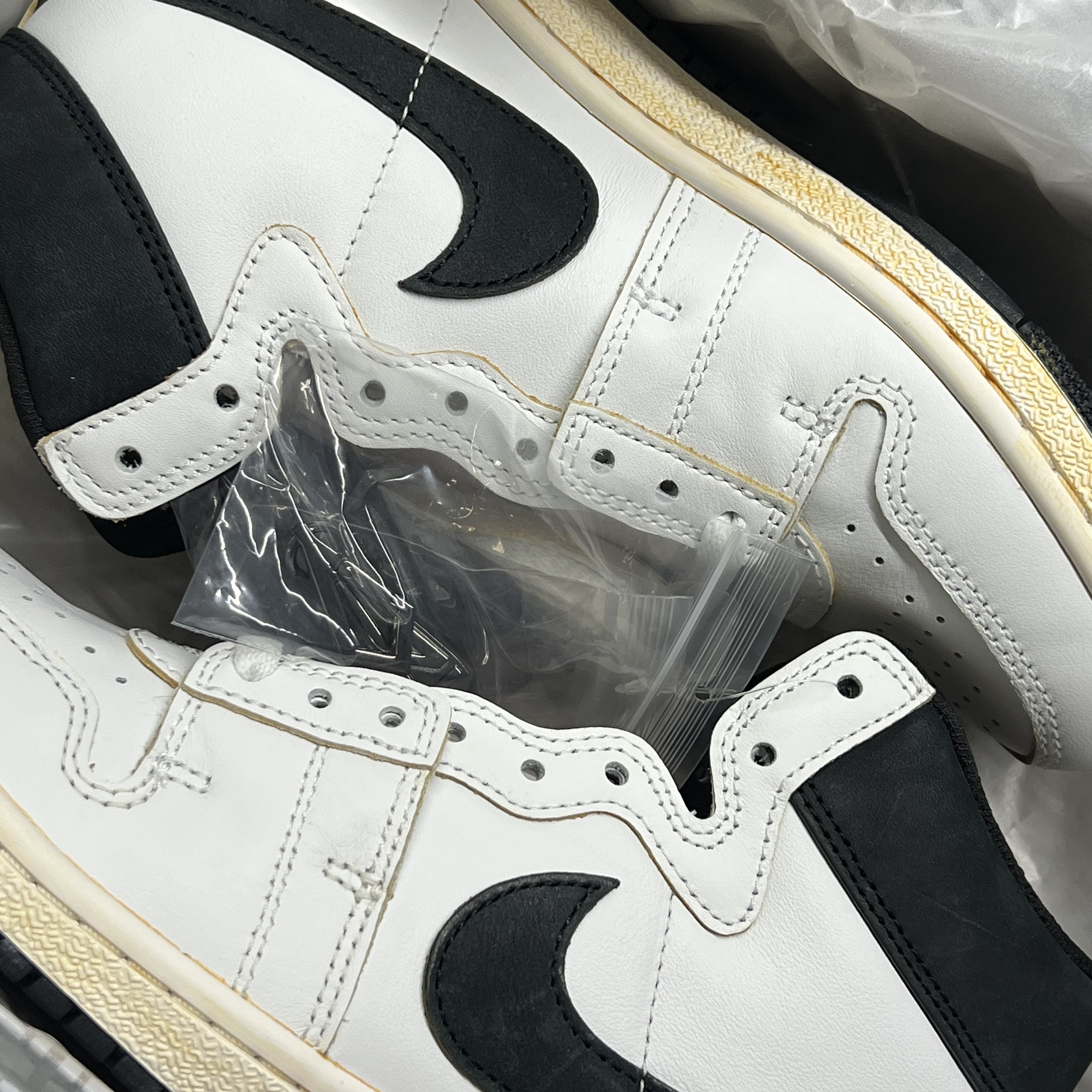 Jordan x A Ma Maniere Air Ship Summit White Black 착용 스타일 - 2