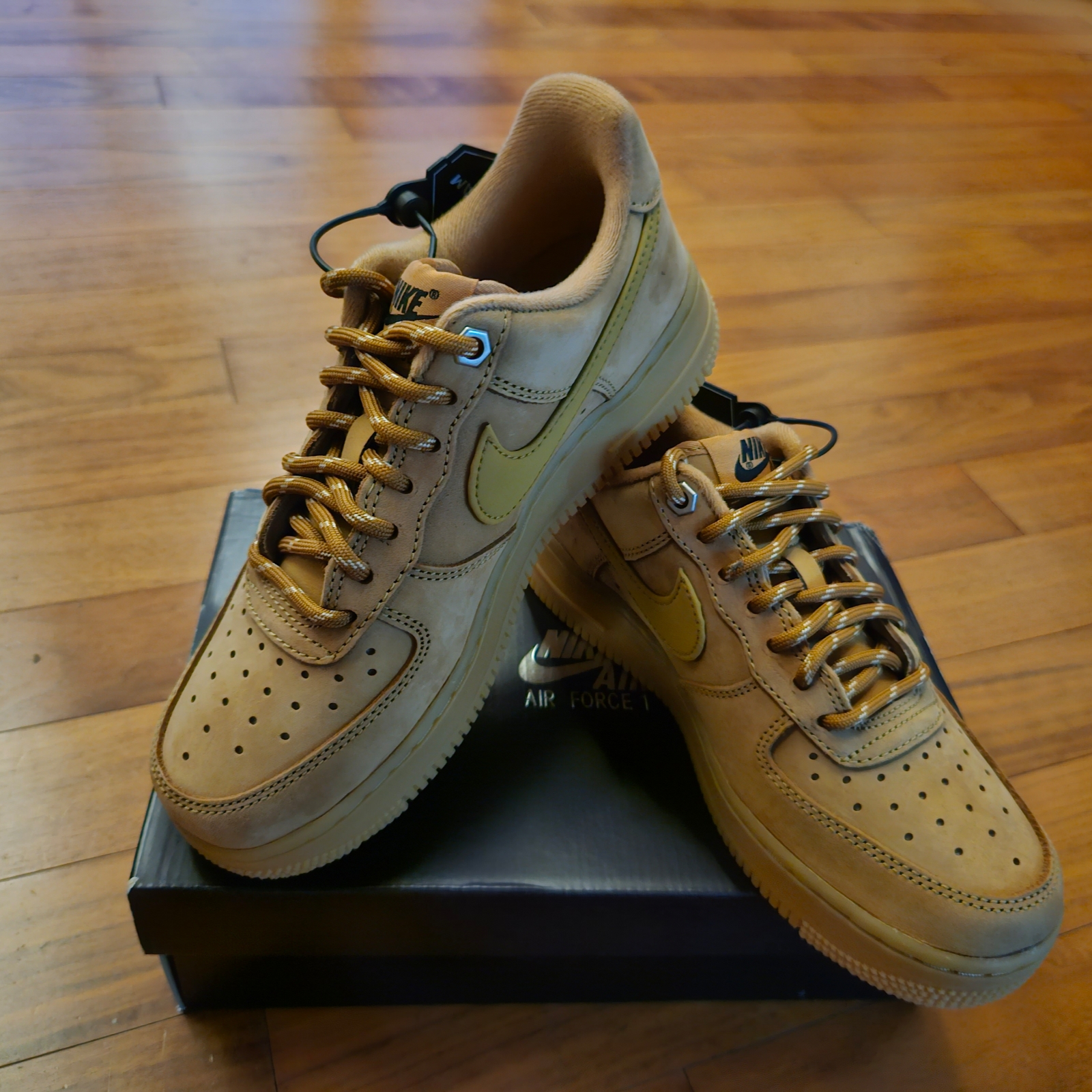 Nike Air Force 1 '07 WB Flax 착용 스타일 - 2