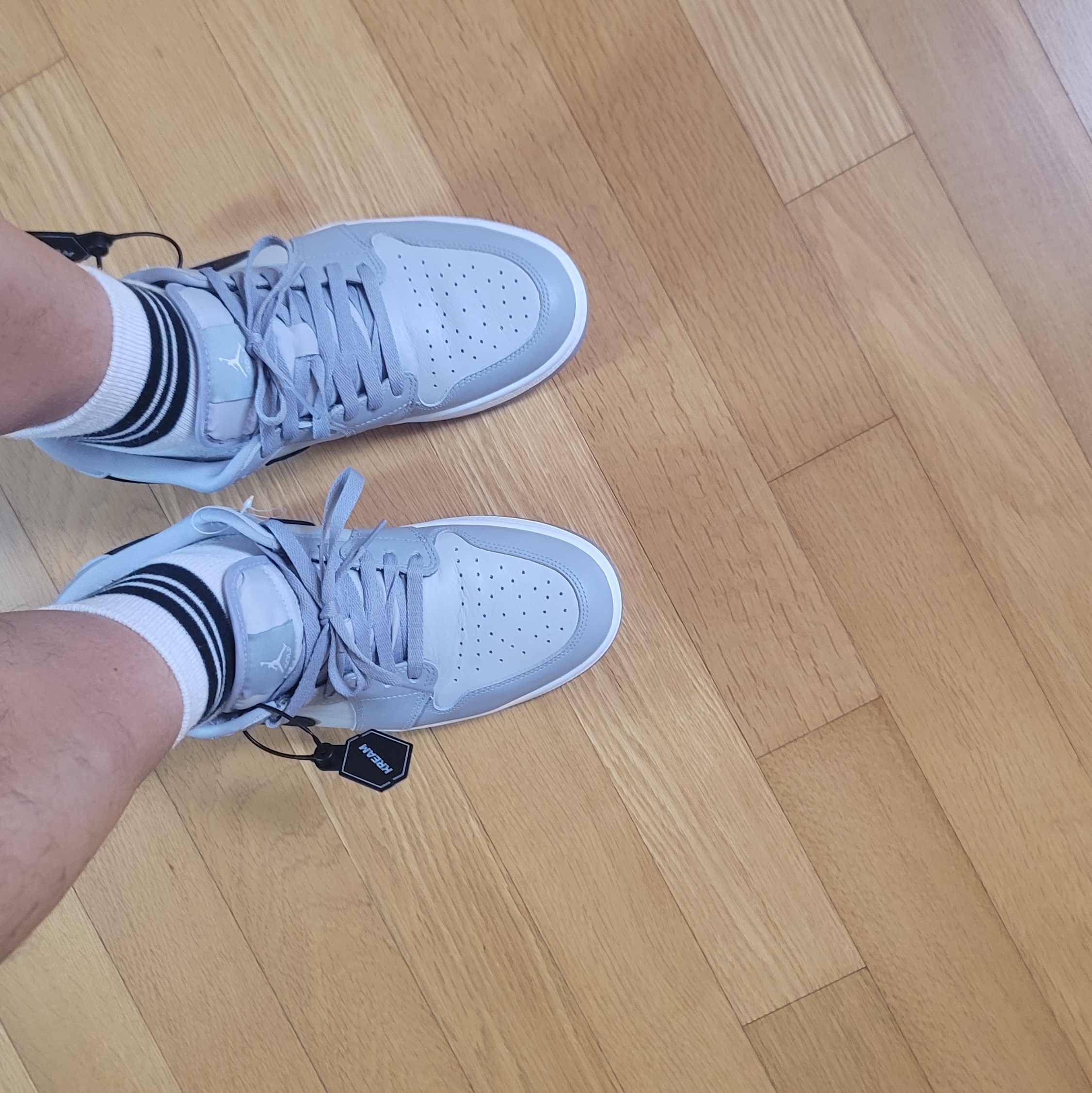 Jordan 1 Low Golf Wolf Grey 착용 스타일